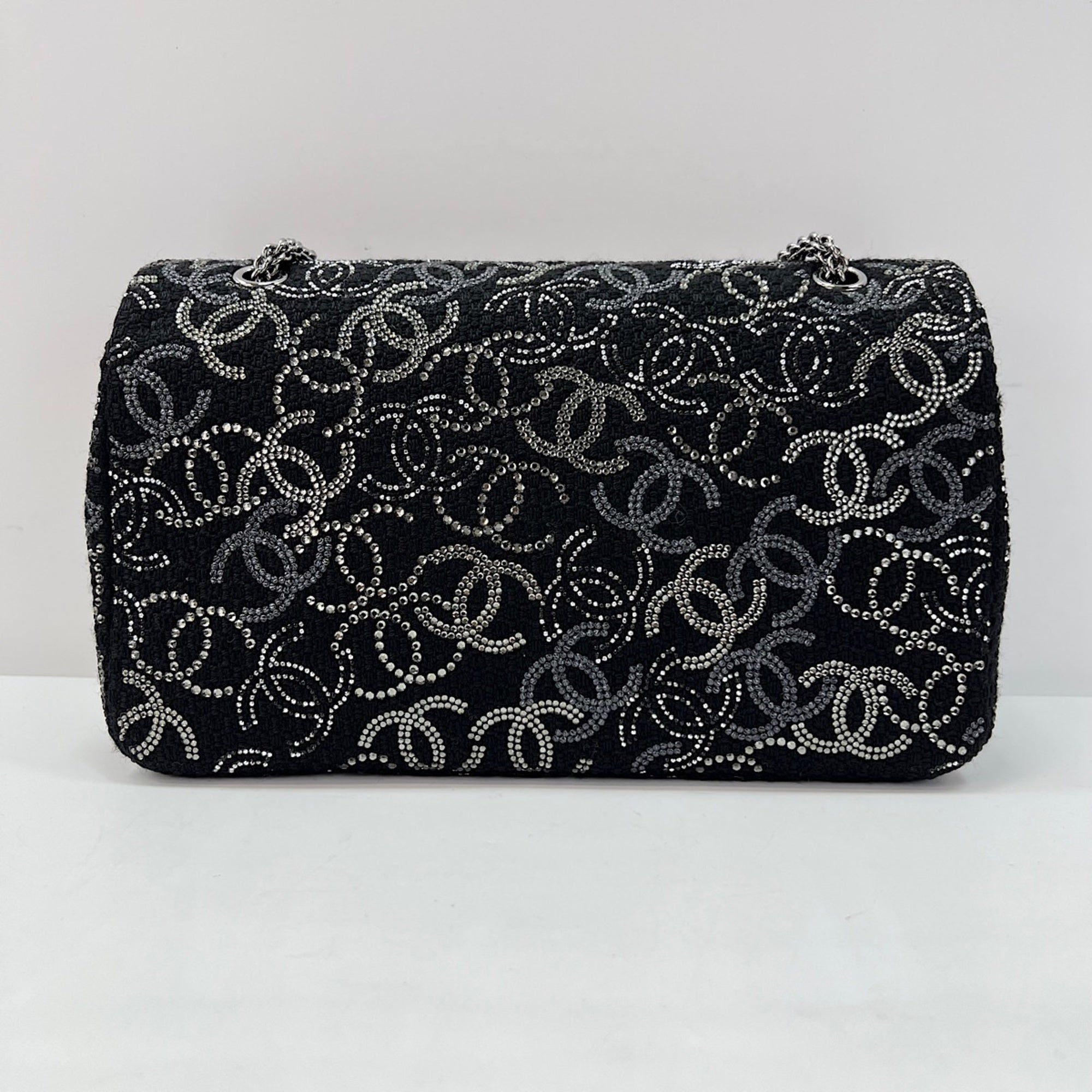 Chanel Black Shoulder Bag (Pre-Owned)