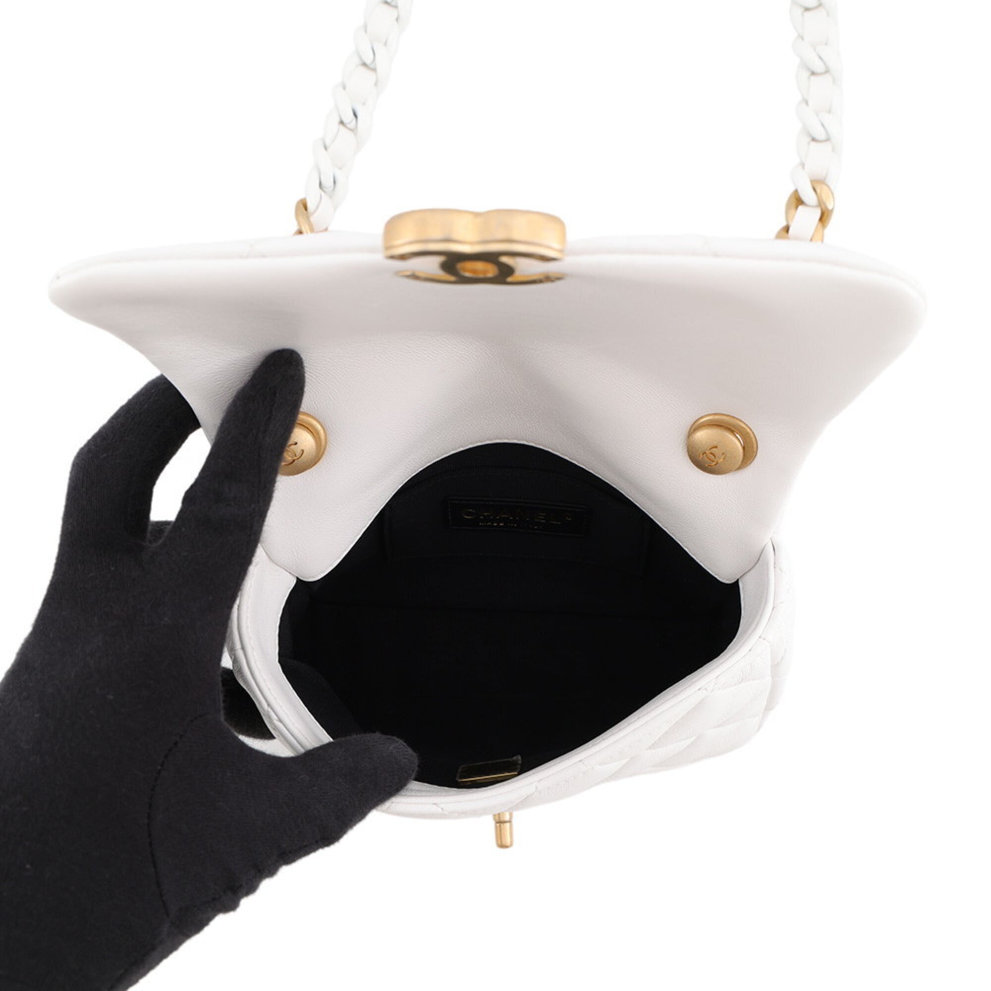 Chanel Matelasse White Leather Handbag Shoulder Bag (Pre-Owned)