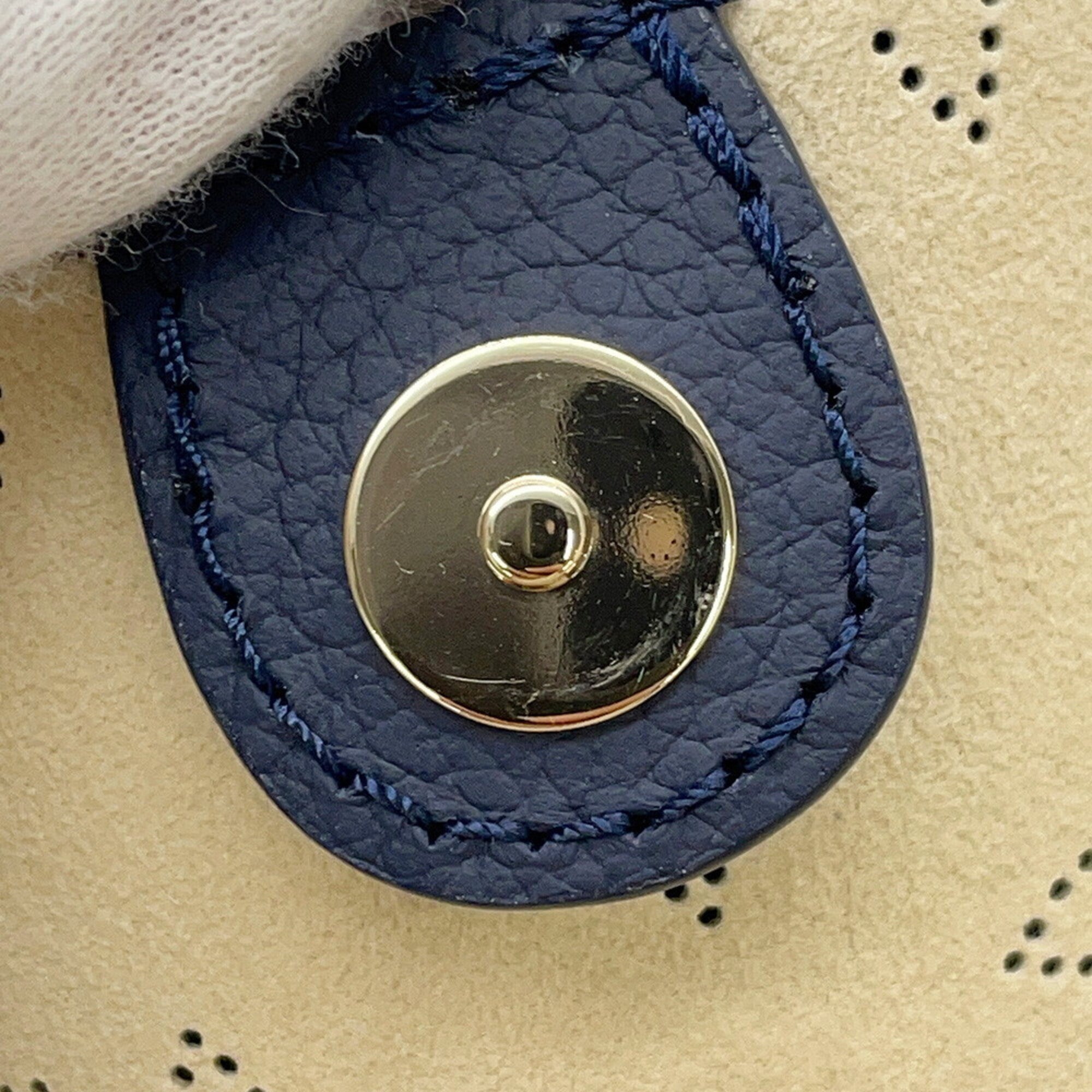 Louis Vuitton Mahina Navy Mahina Leather Handbag Shoulder Bag (Pre-Owned)