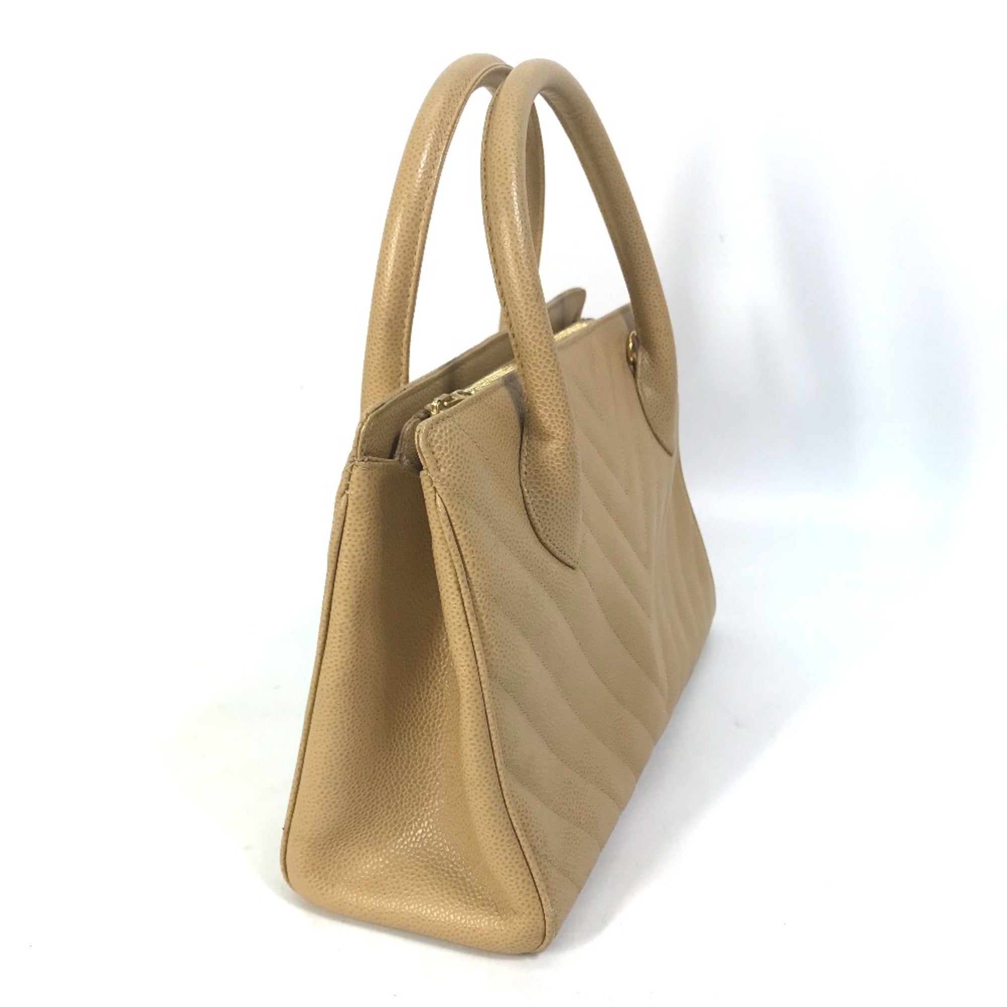 Chanel Beige Leather Handbag (Pre-Owned)