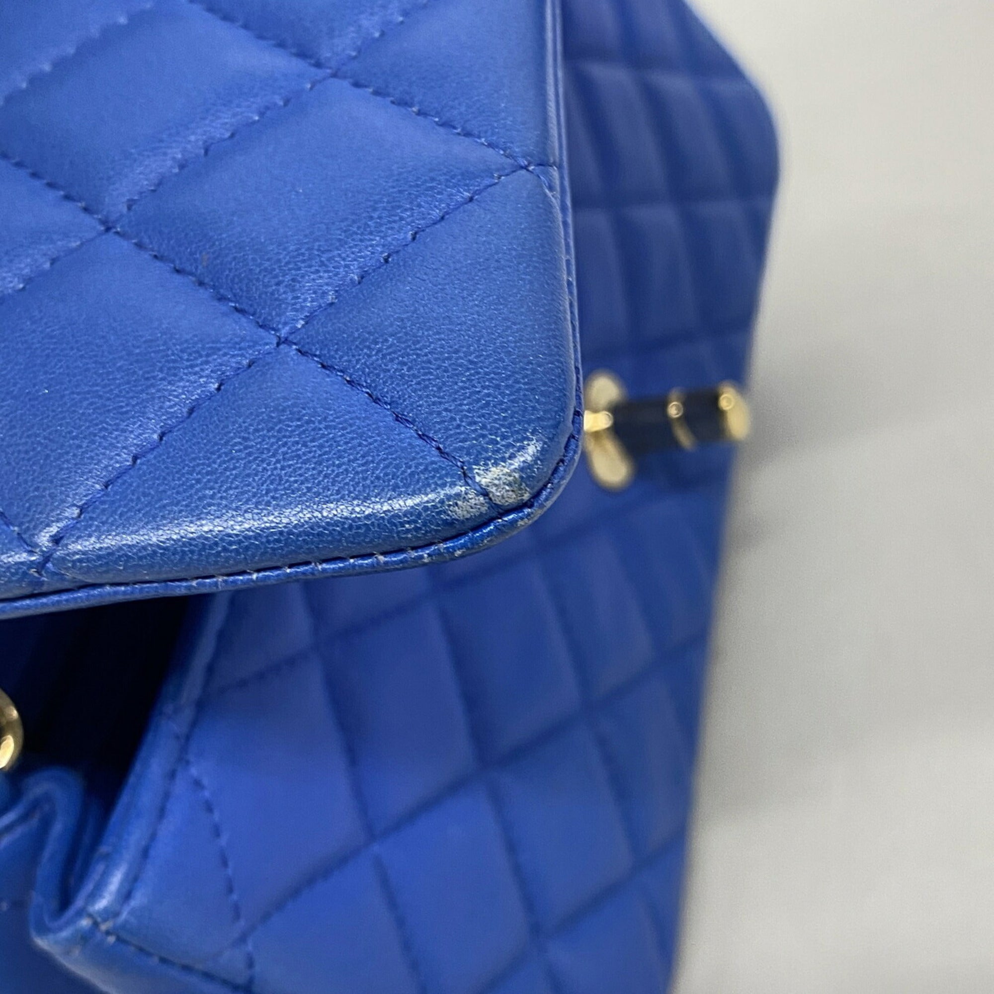 Chanel Blue Leather Shoulder Bag (Pre-Owned)