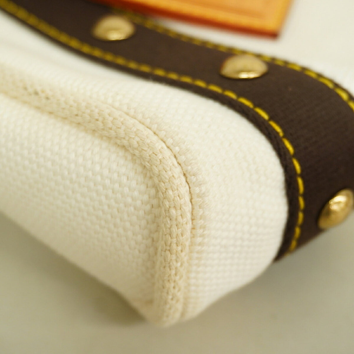 Louis Vuitton Ecru Handbag (Pre-Owned)