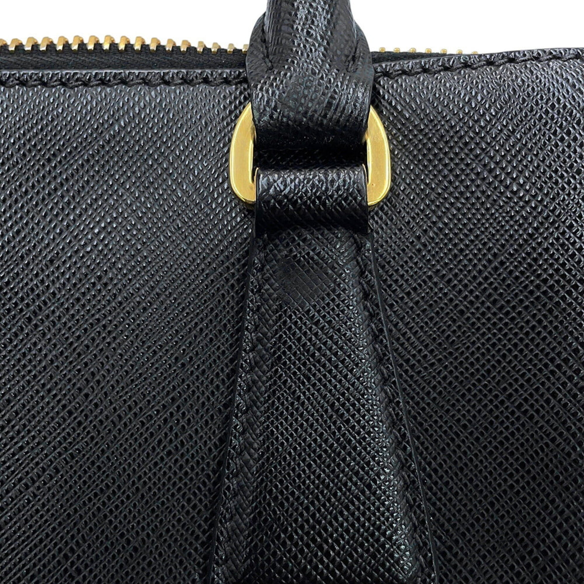 Prada Black Saffiano Handbag Shoulder Bag (Pre-Owned)