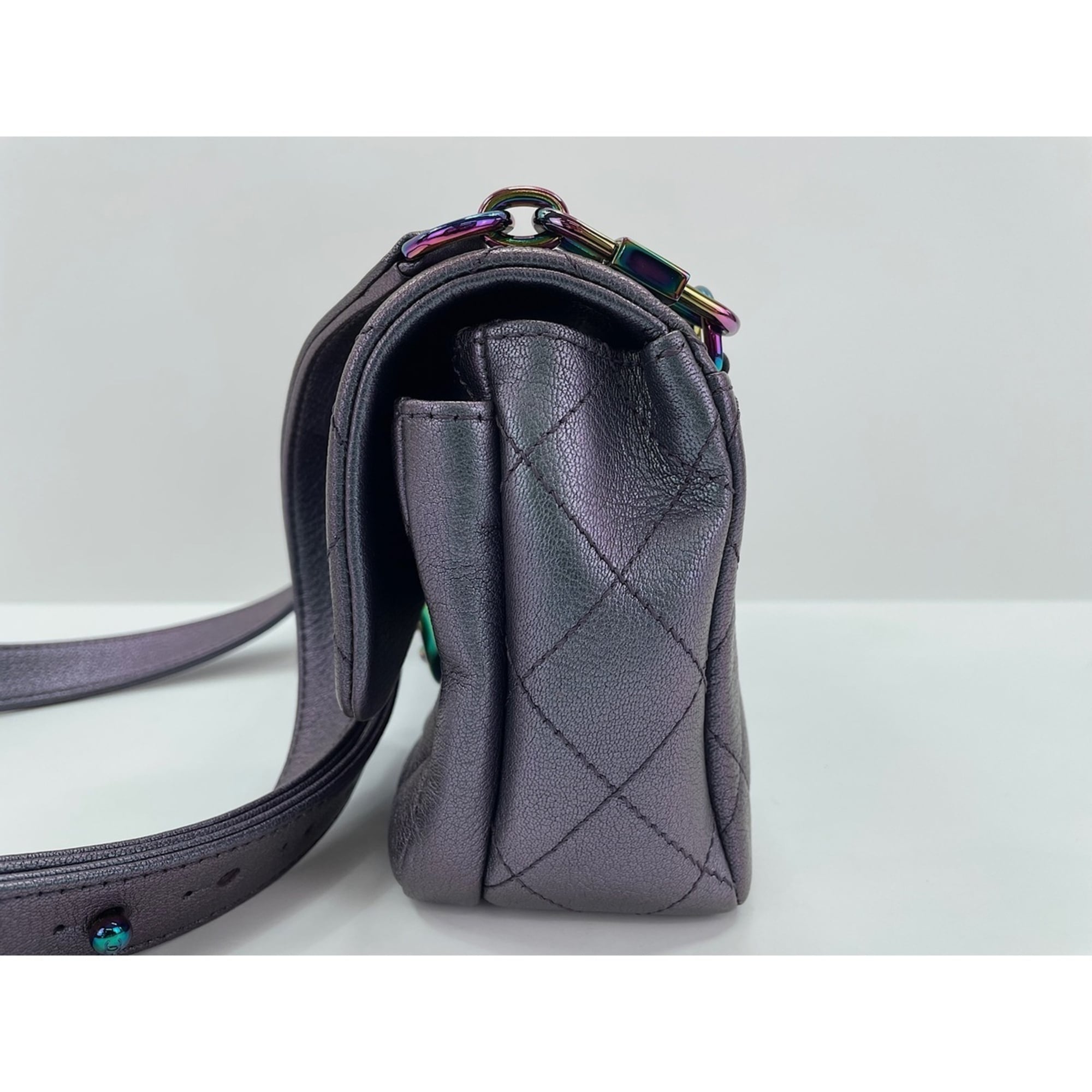 Chanel Purple Shoulder Bag (Pre-Owned)