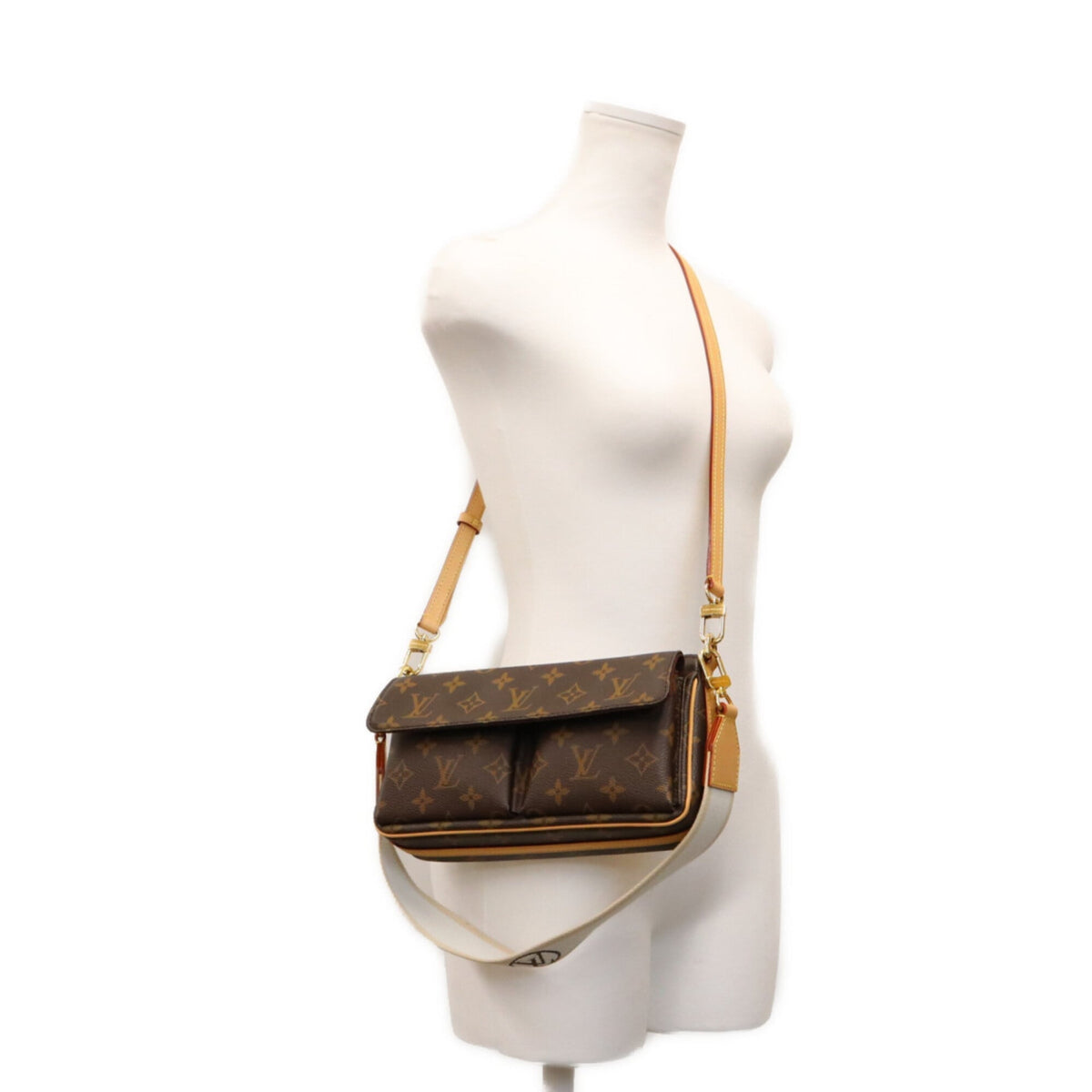 Louis Vuitton Brown Monogram Shoulder Bag (Pre-Owned)