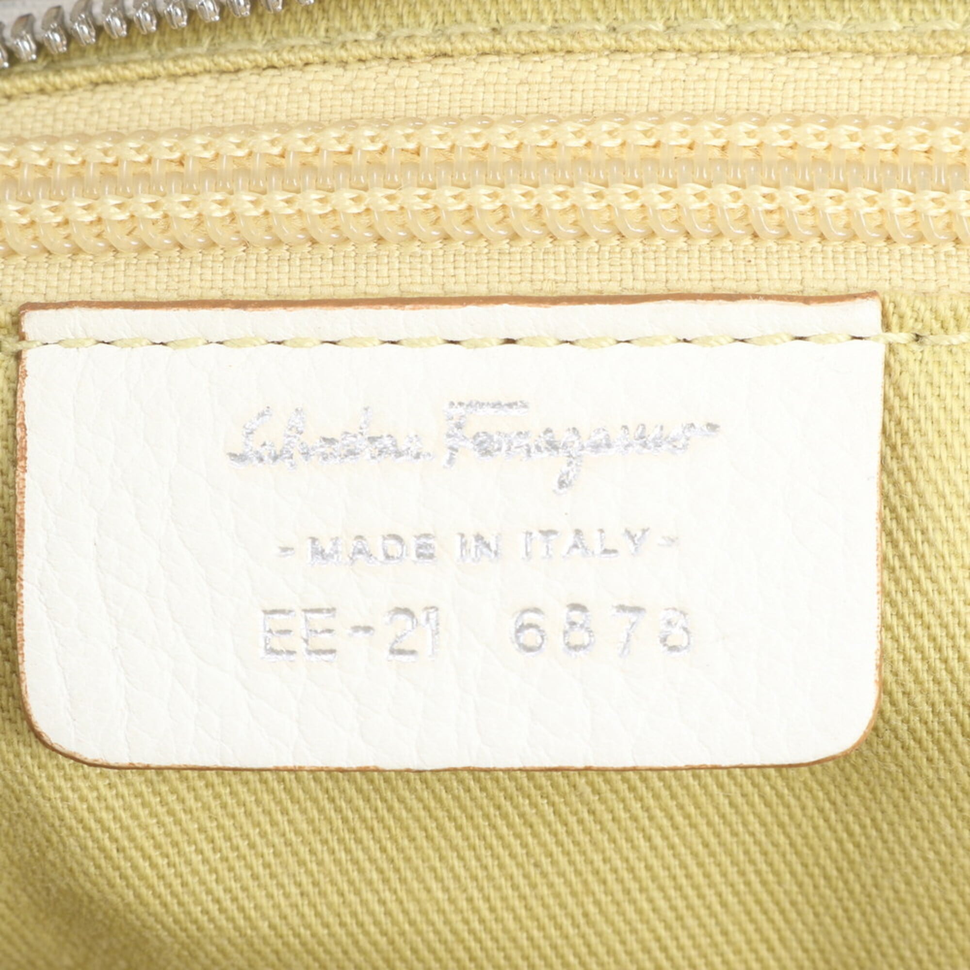 Salvatore Ferragamo White Leather Boston Bag Shoulder Bag Tote Bag (Pre-Owned)