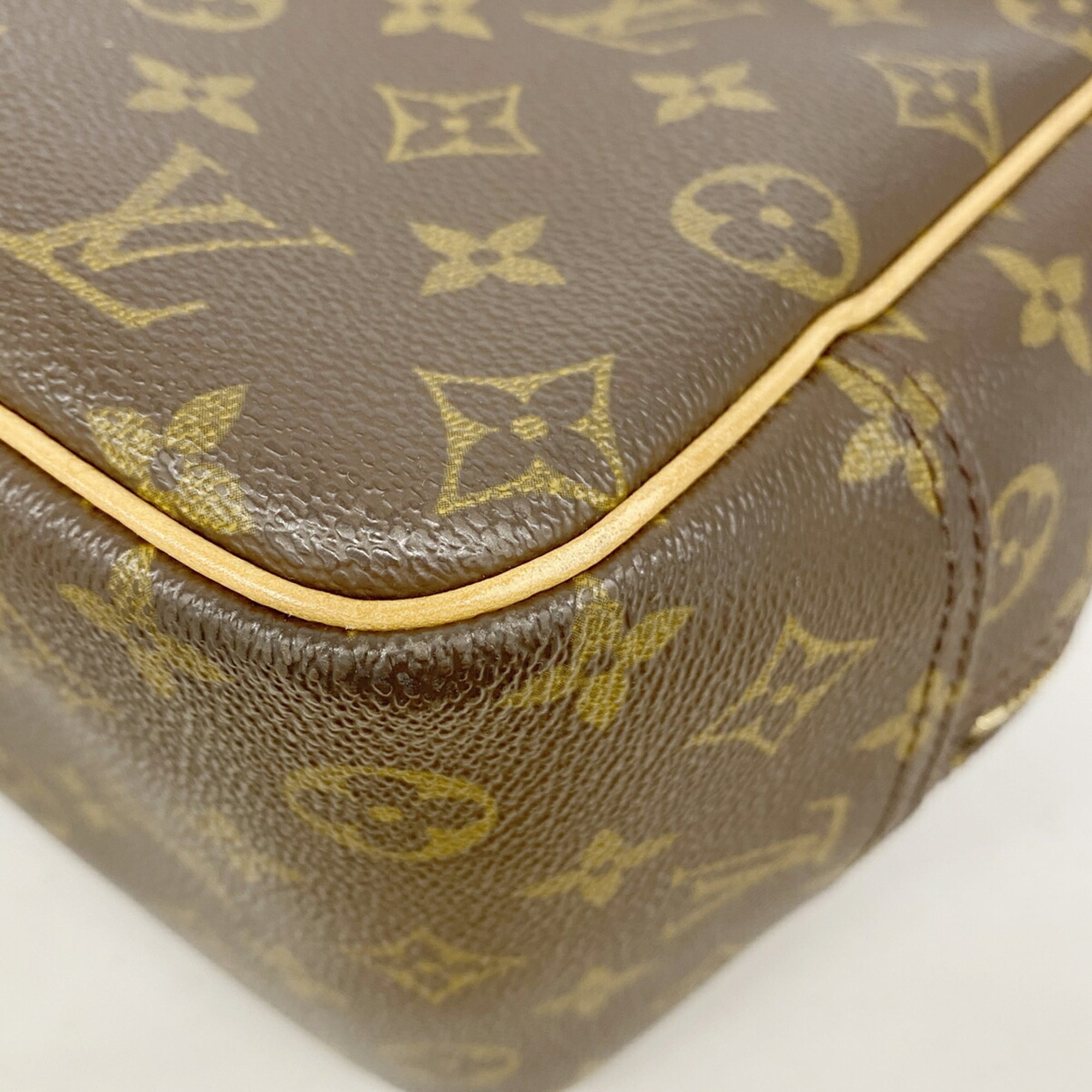 Louis Vuitton Brown Handbag (Pre-Owned)
