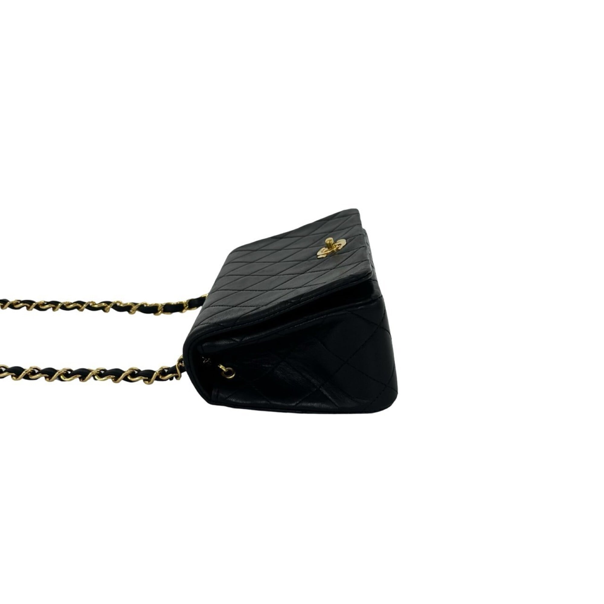Chanel Black Leather Shoulder Bag (Pre-Owned)