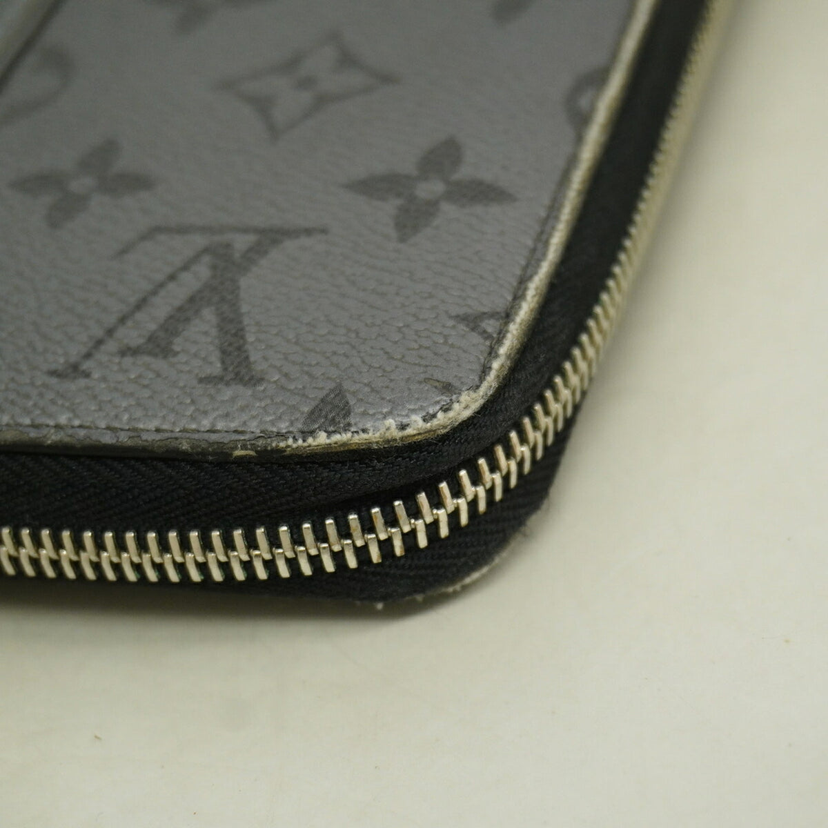 Louis Vuitton Silver Long Wallet (Bi-Fold) (Pre-Owned)