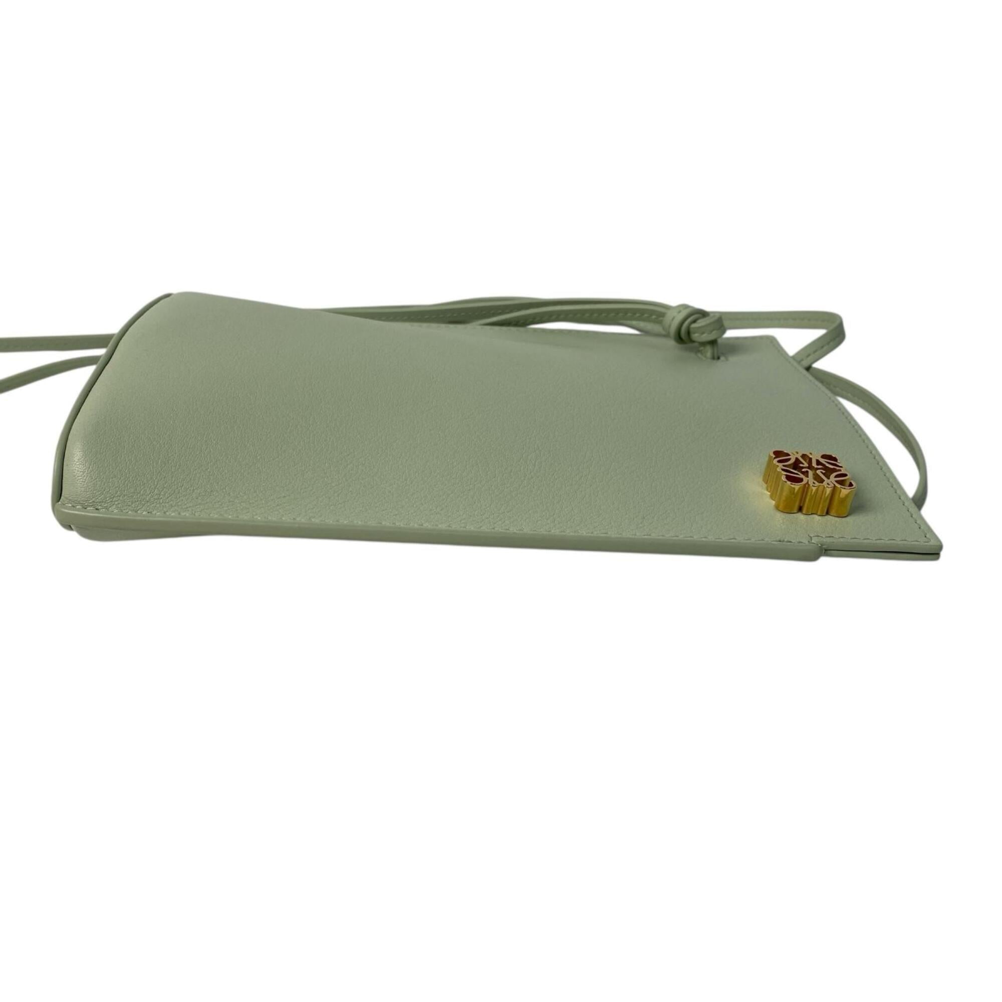Loewe Light Green Leather Shoulder Bag (Pre-Owned)