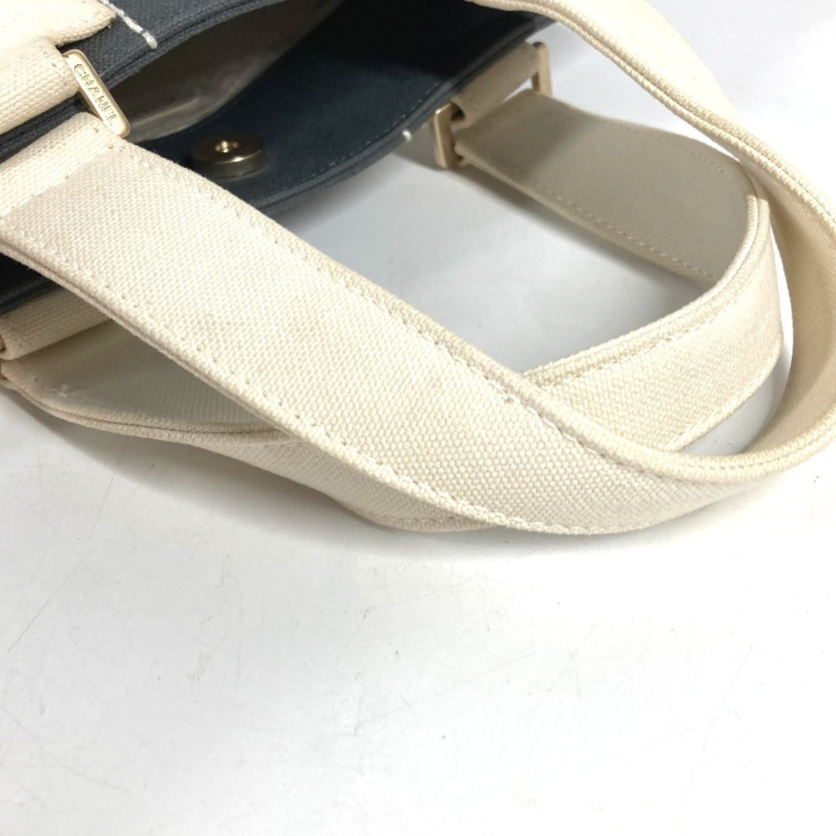 Chanel Gray White Canvas Handbag Tote Bag (Pre-Owned)