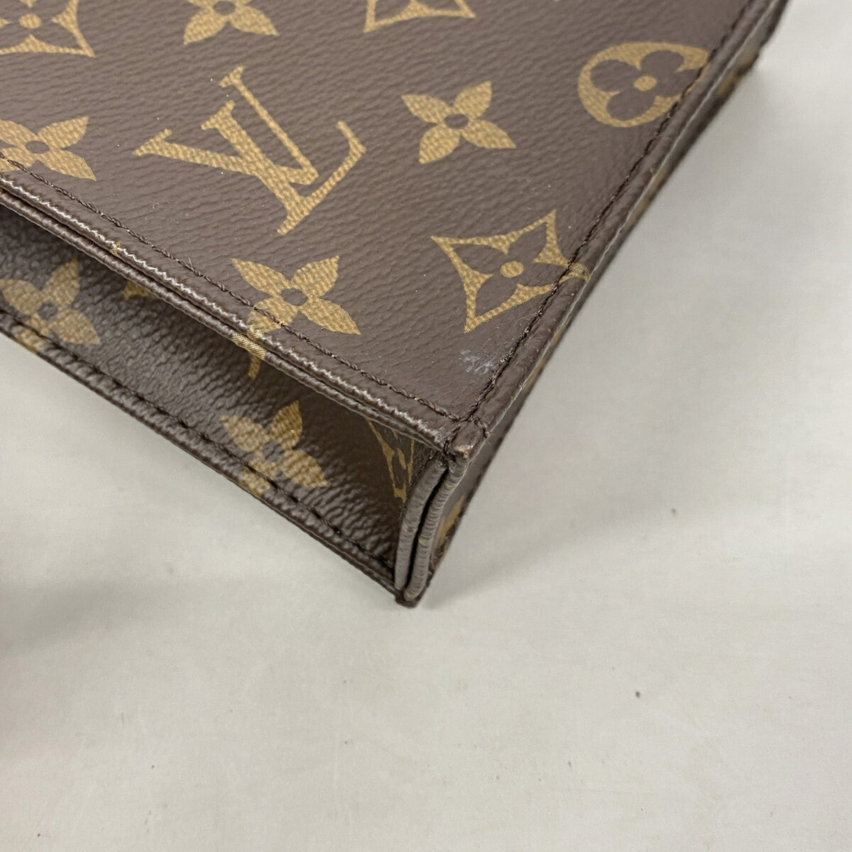 Louis Vuitton Brown Handbag (Pre-Owned)