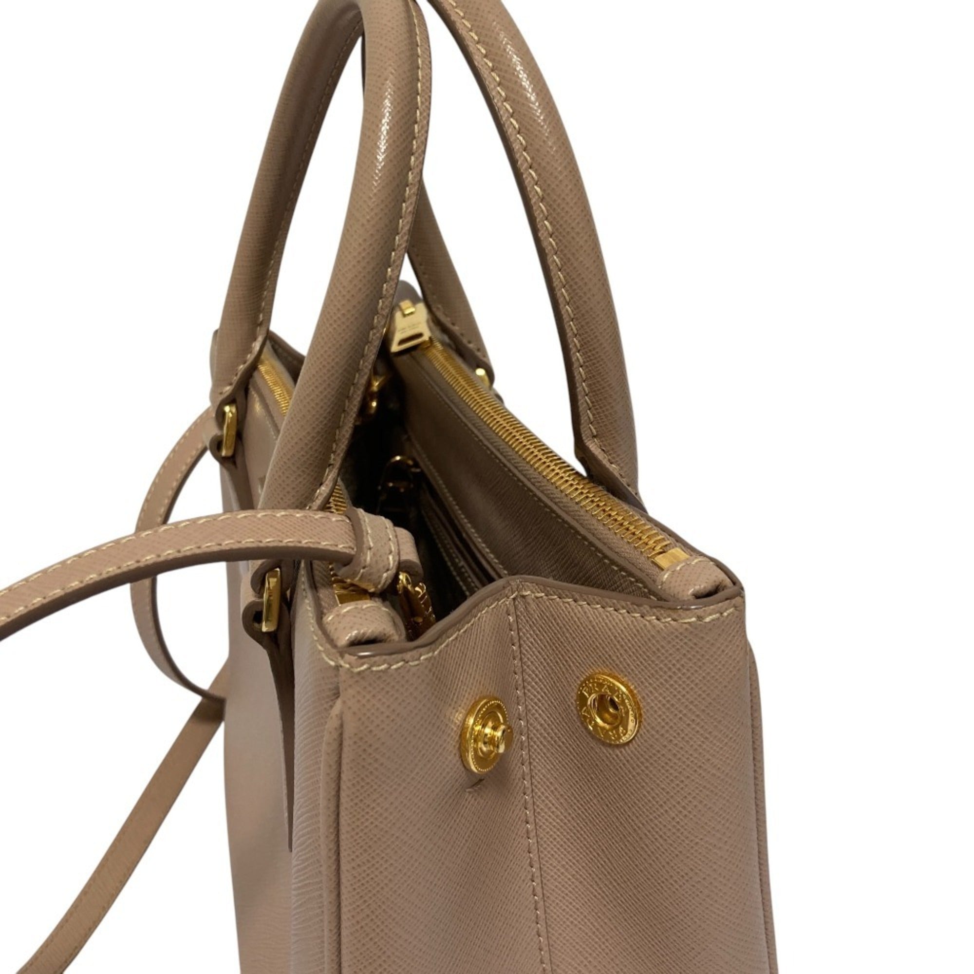 Prada Light Pink Leather Shoulder Bag (Pre-Owned)