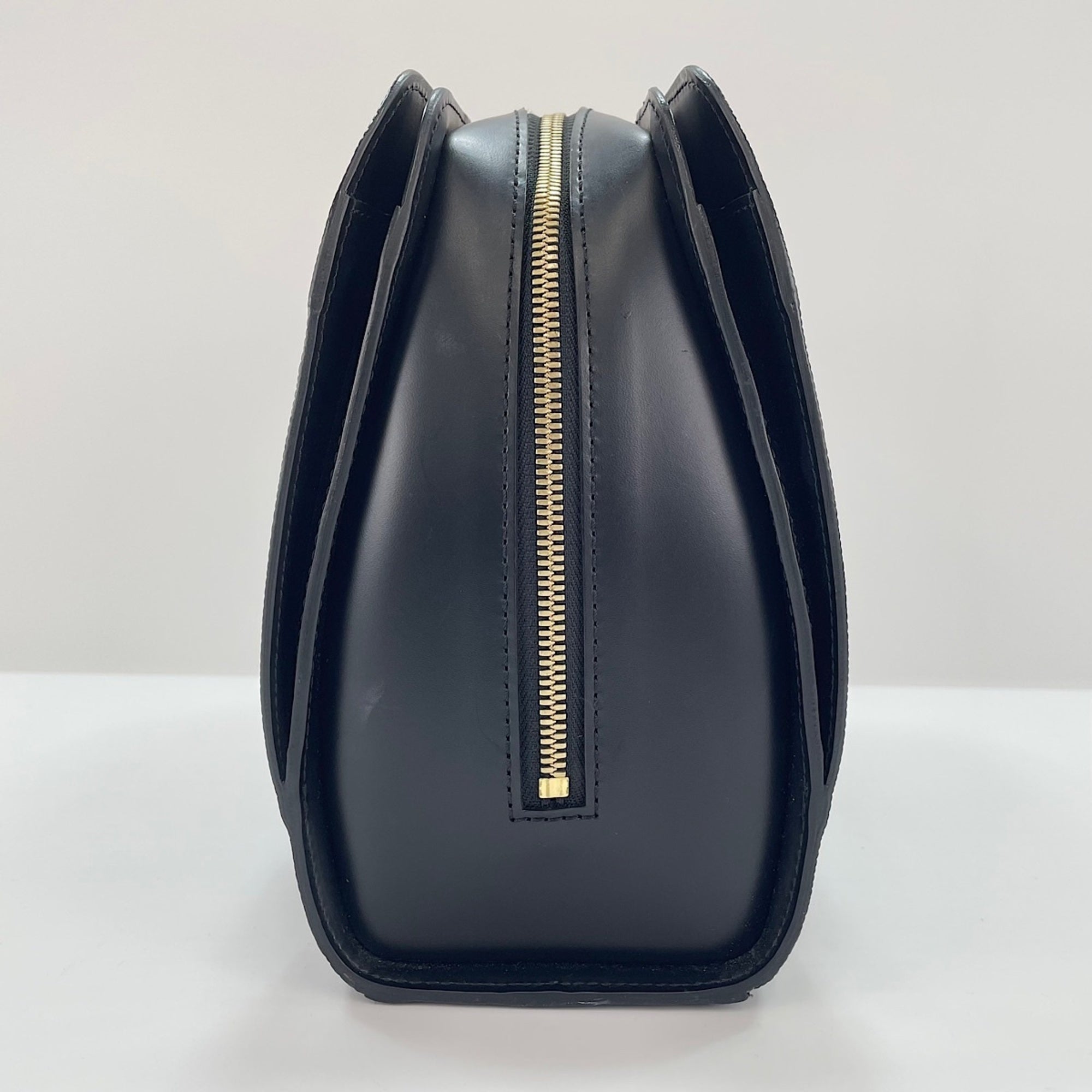 Louis Vuitton Black Galle Handbag (Pre-Owned)