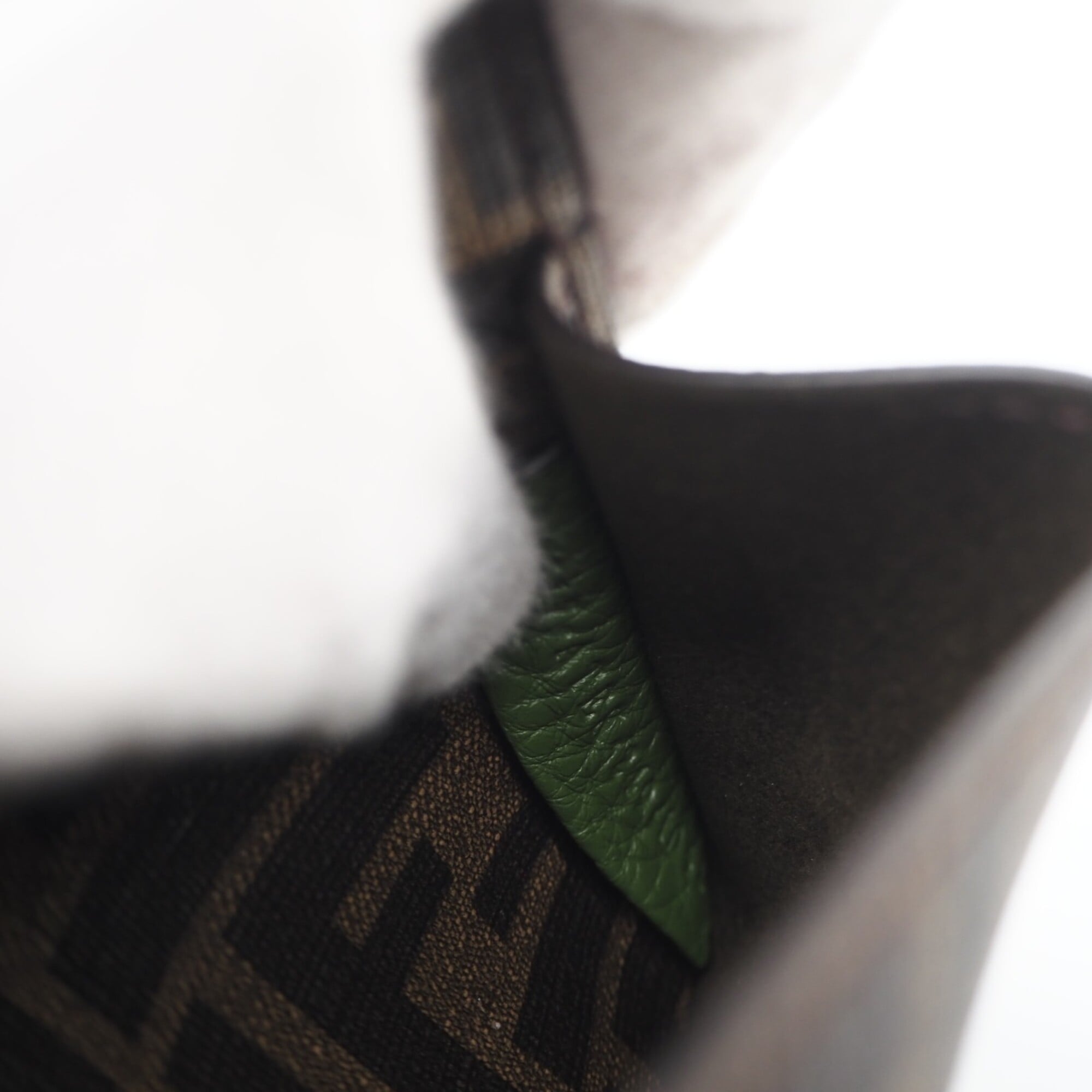 Fendi Selleria Green Leather Handbag (Pre-Owned)