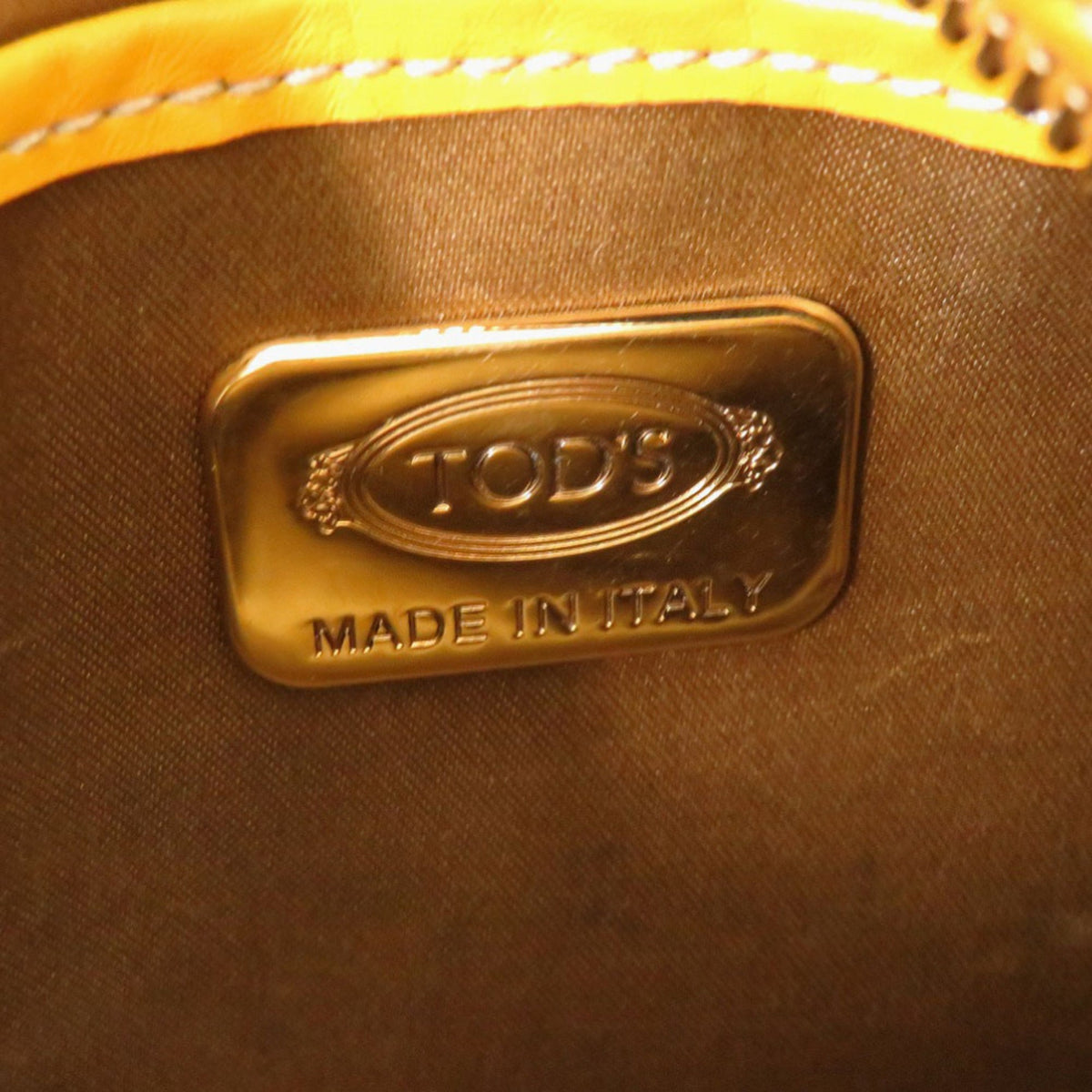 Tod's Yellow Leather Handbag (Pre-Owned)
