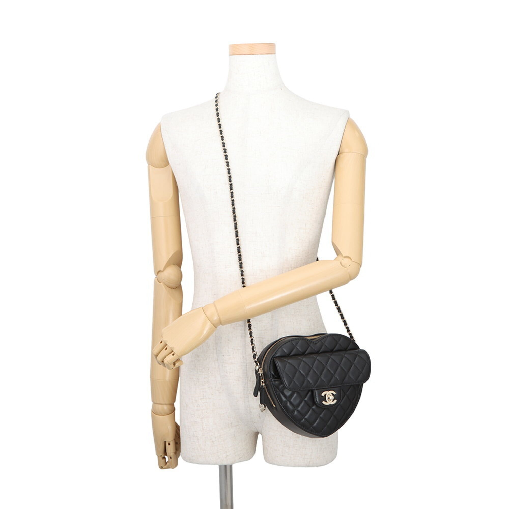 Chanel Matelasse Black Leather Handbag Shoulder Bag (Pre-Owned)