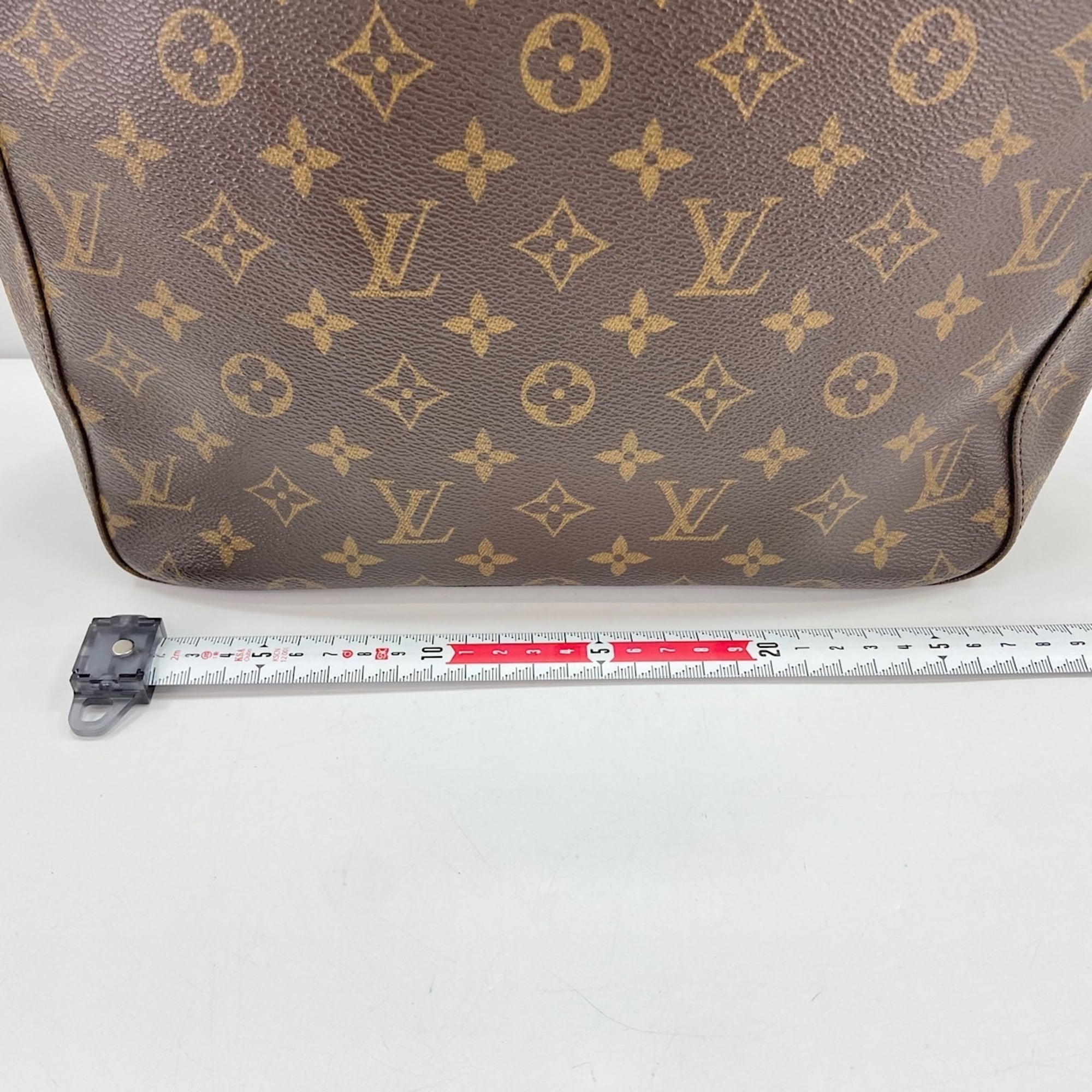 Louis Vuitton Brown Handbag (Pre-Owned)
