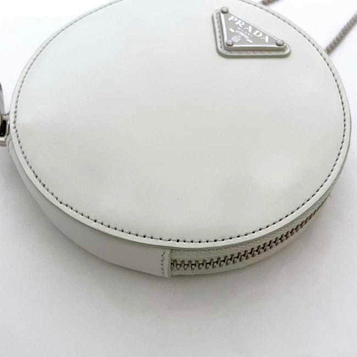 Prada White Leather Pochette Shoulder Bag (Pre-Owned)