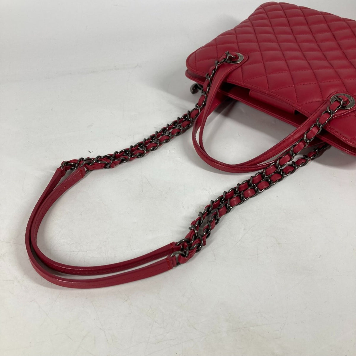 Chanel Pink Leather Tote Bag (Pre-Owned)