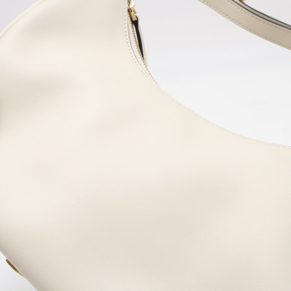 Fendi White Leather Handbag (Pre-Owned)