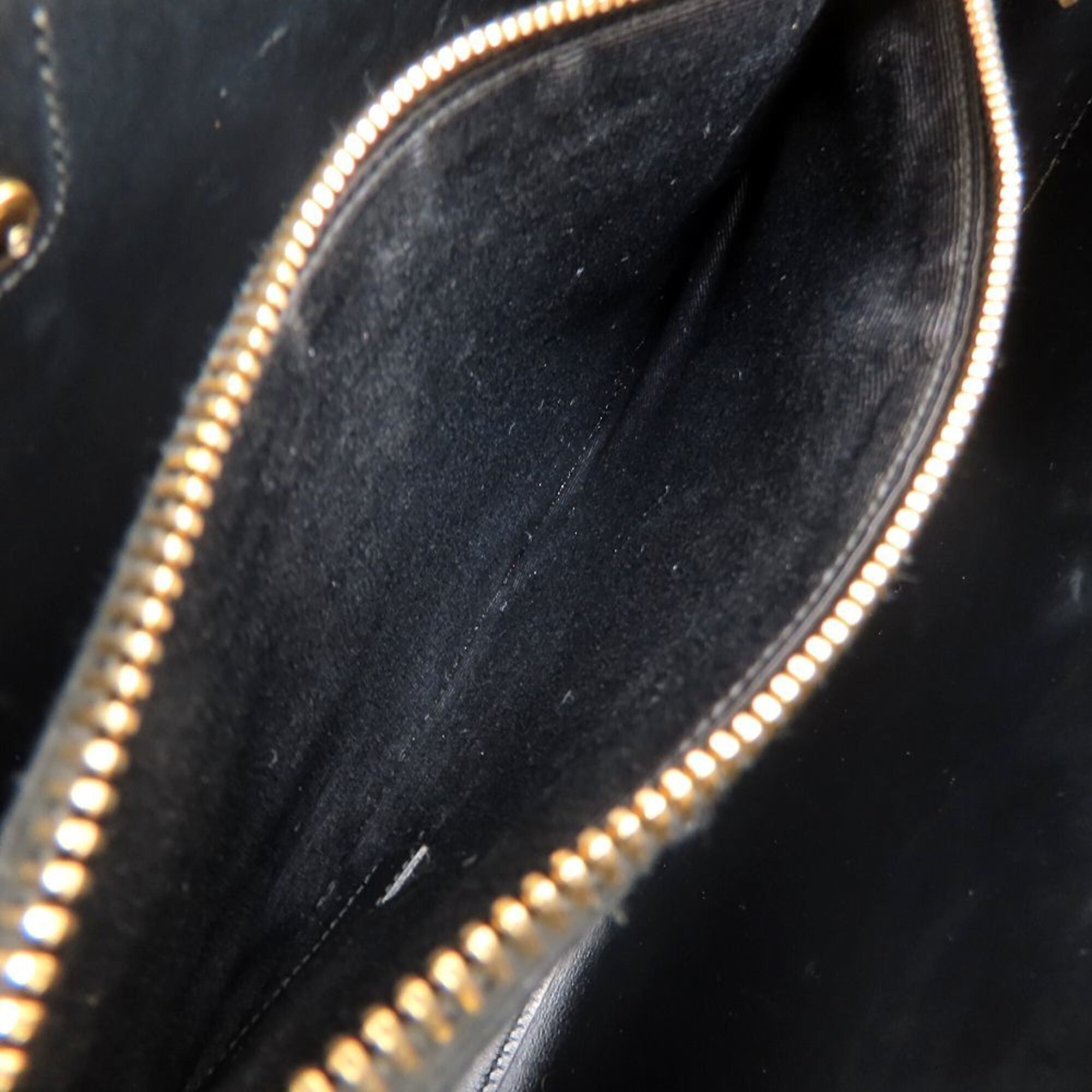 Yves Saint Laurent Black Leather Handbag (Pre-Owned)
