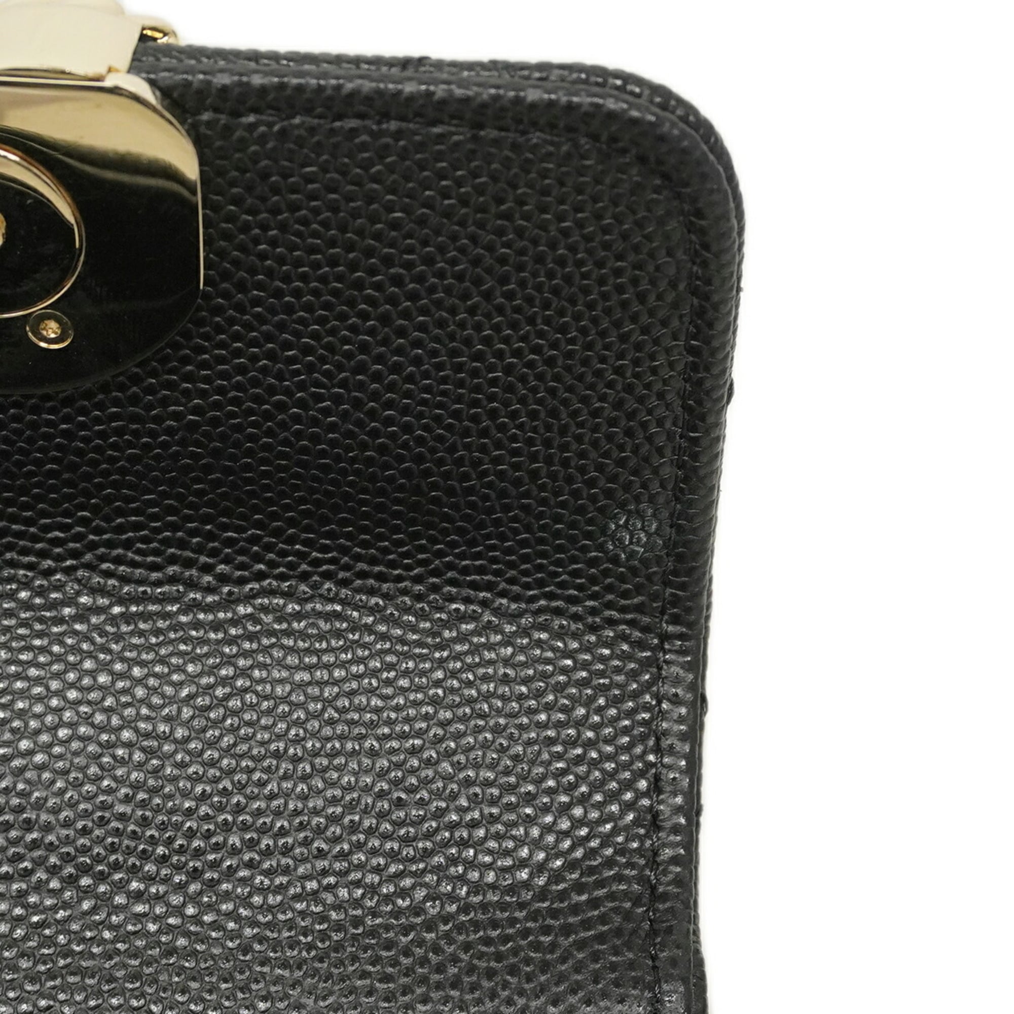 Chanel Black Grained Calfskin Handbag (Pre-Owned)