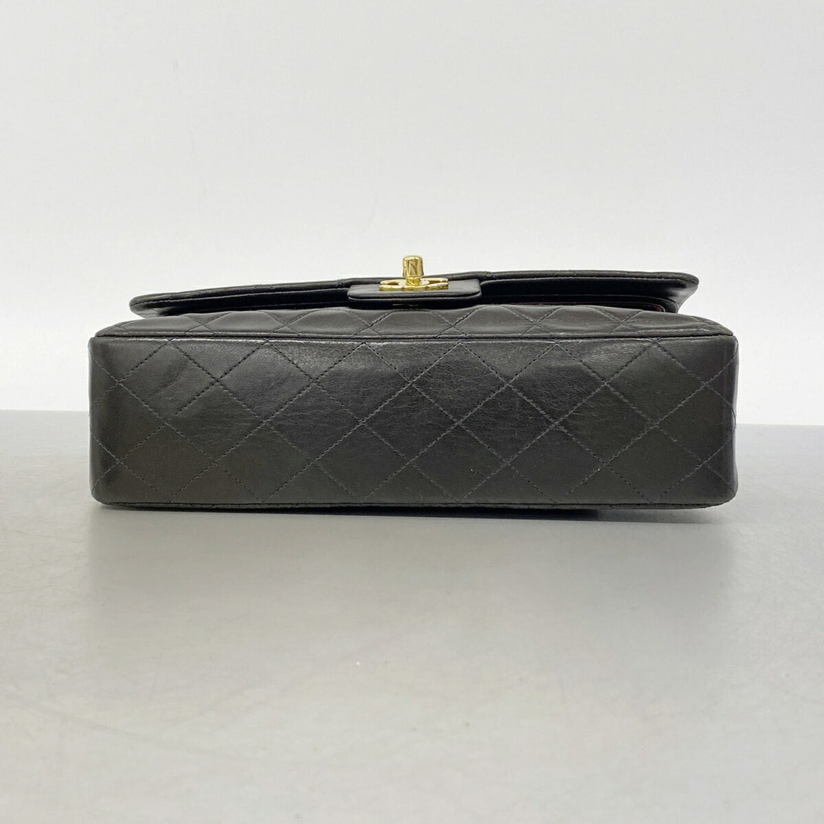 Chanel Black Leather Shoulder Bag (Pre-Owned)
