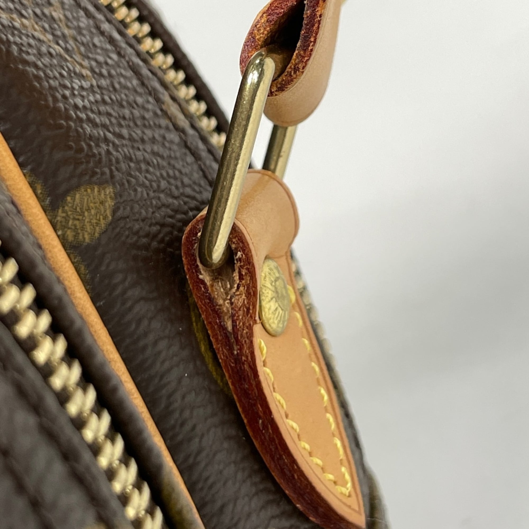 Louis Vuitton Brown Monogram Monogram Shoulder Bag (Pre-Owned)