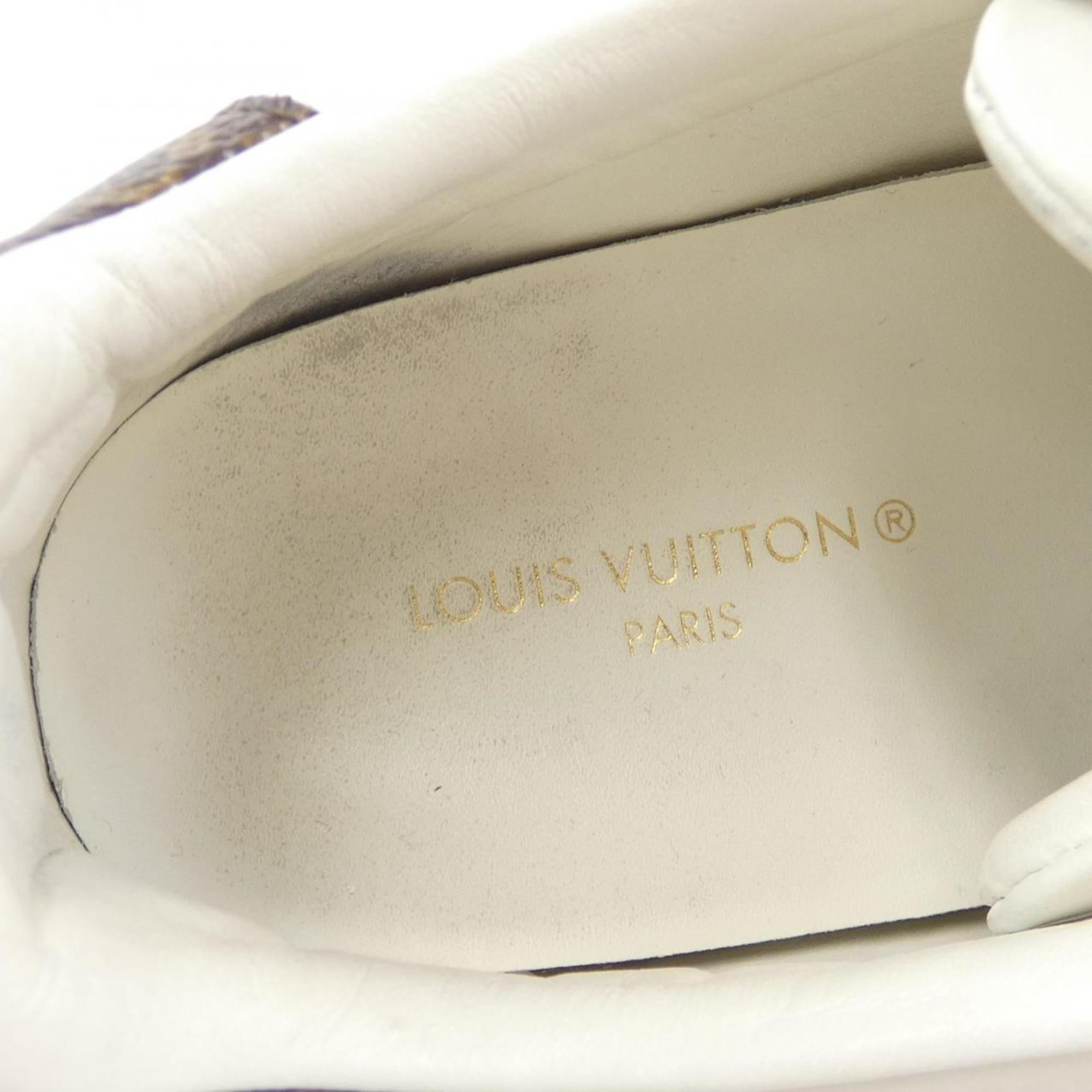Louis Vuitton White Sneakers (Pre-Owned)