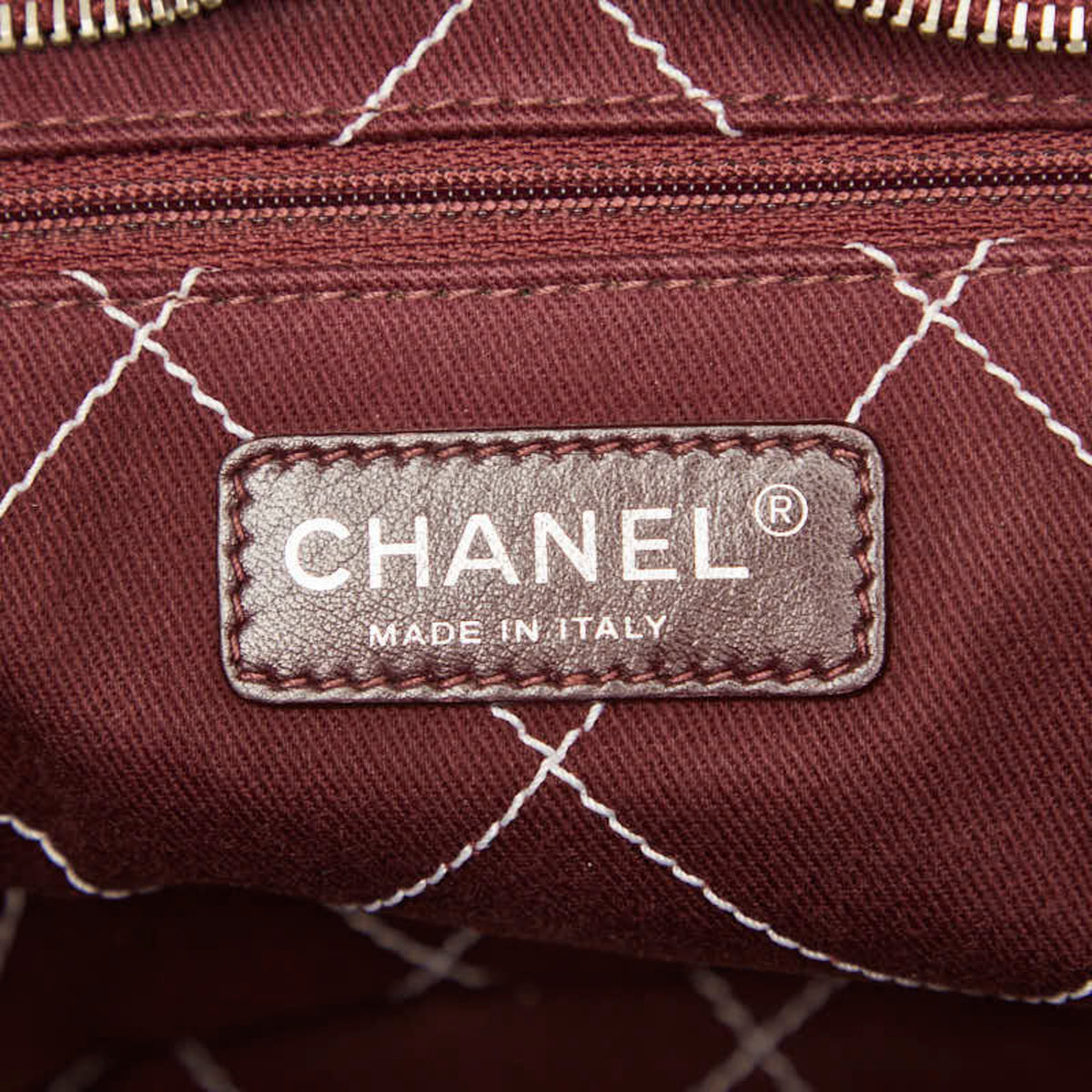 Chanel White Grained Calfskin Shoulder Bag Tote Bag (Pre-Owned)