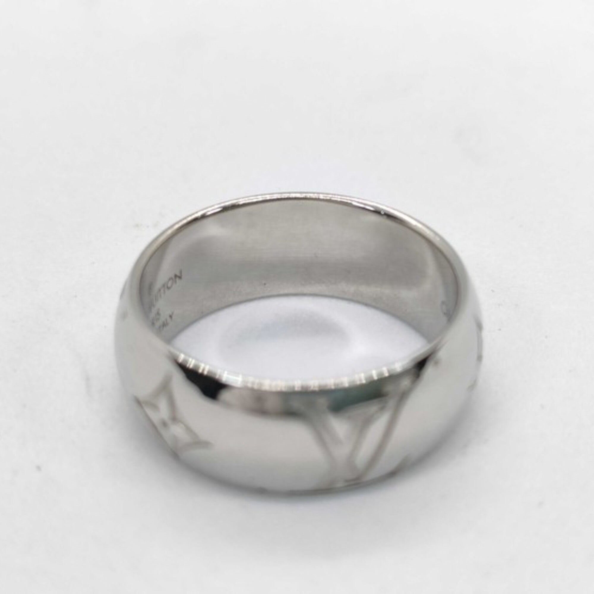 Louis Vuitton Silver Metal Band Ring (Pre-Owned)