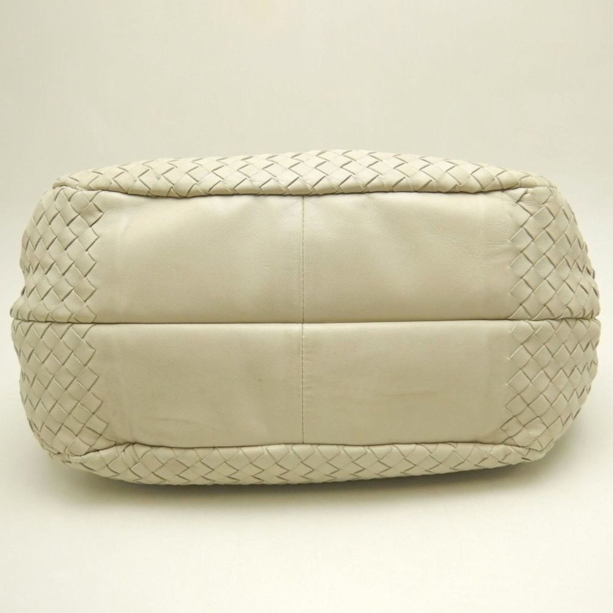 Bottega Veneta Intrecciato Ivory Leather Shoulder Bag (Pre-Owned)