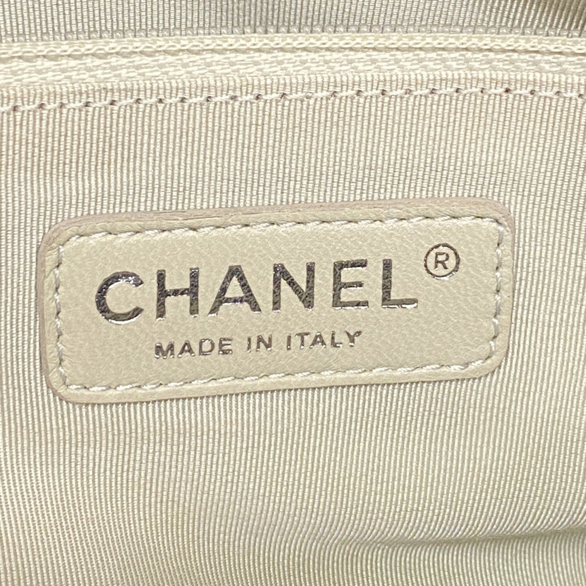 Chanel Black Grained Calfskin Shoulder Bag (Pre-Owned)