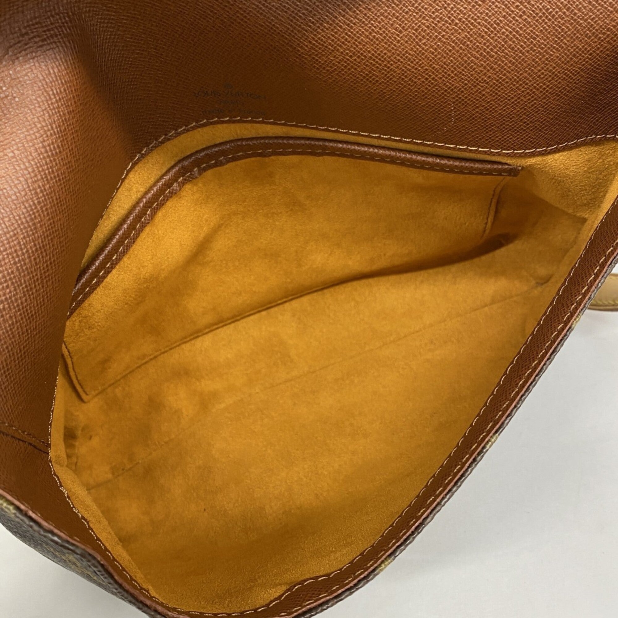 Louis Vuitton Brown Shoulder Bag (Pre-Owned)
