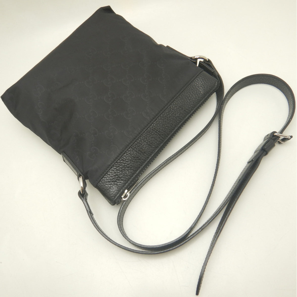 Gucci Black Nylon Leather Shoulder Bag (Pre-Owned)