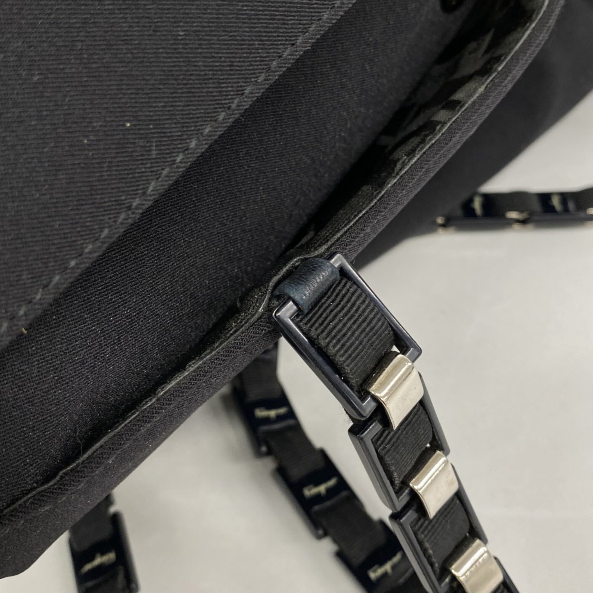 Salvatore Ferragamo Black Nylon Canvas Shoulder Bag (Pre-Owned)