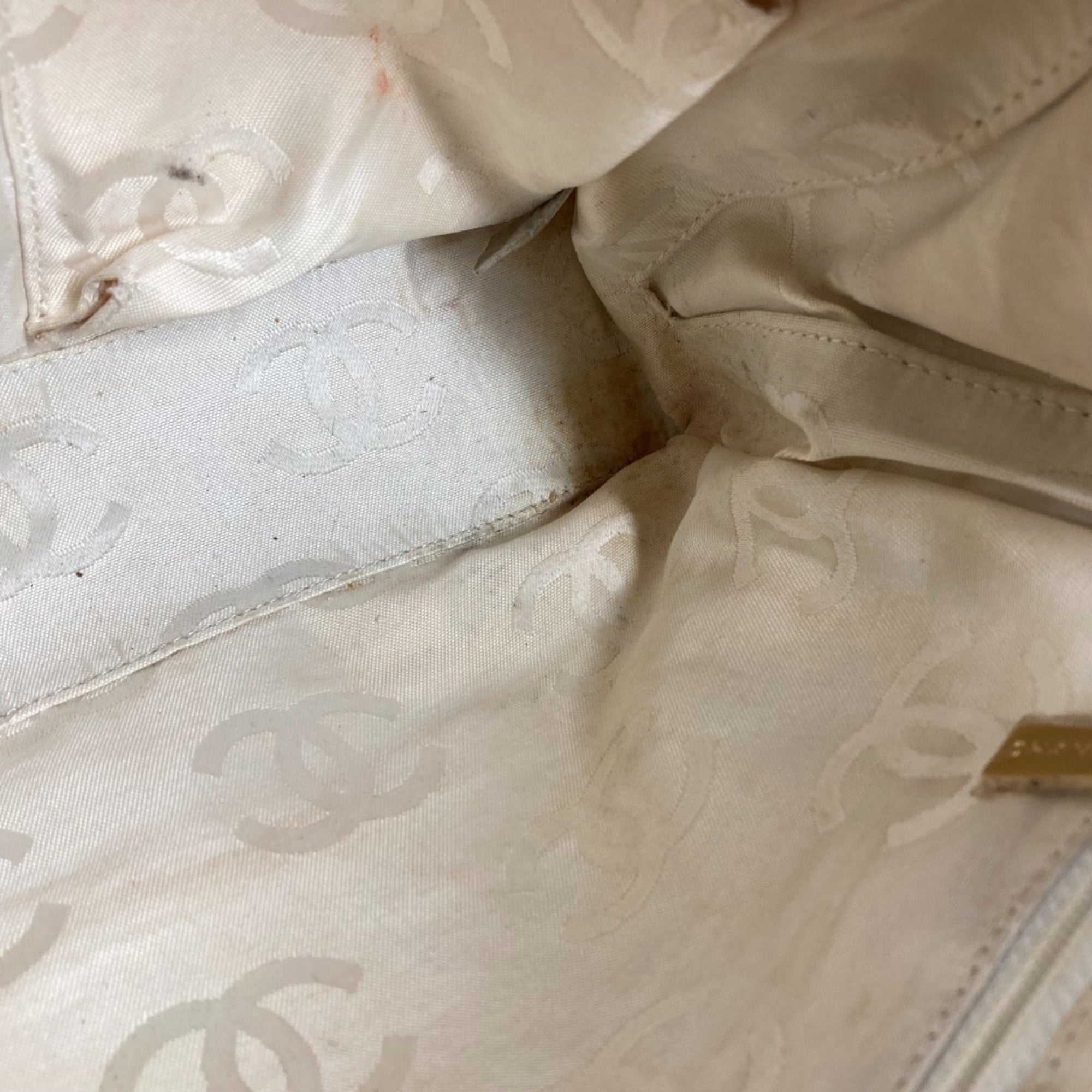 Chanel White Leather Shoulder Bag Tote Bag (Pre-Owned)