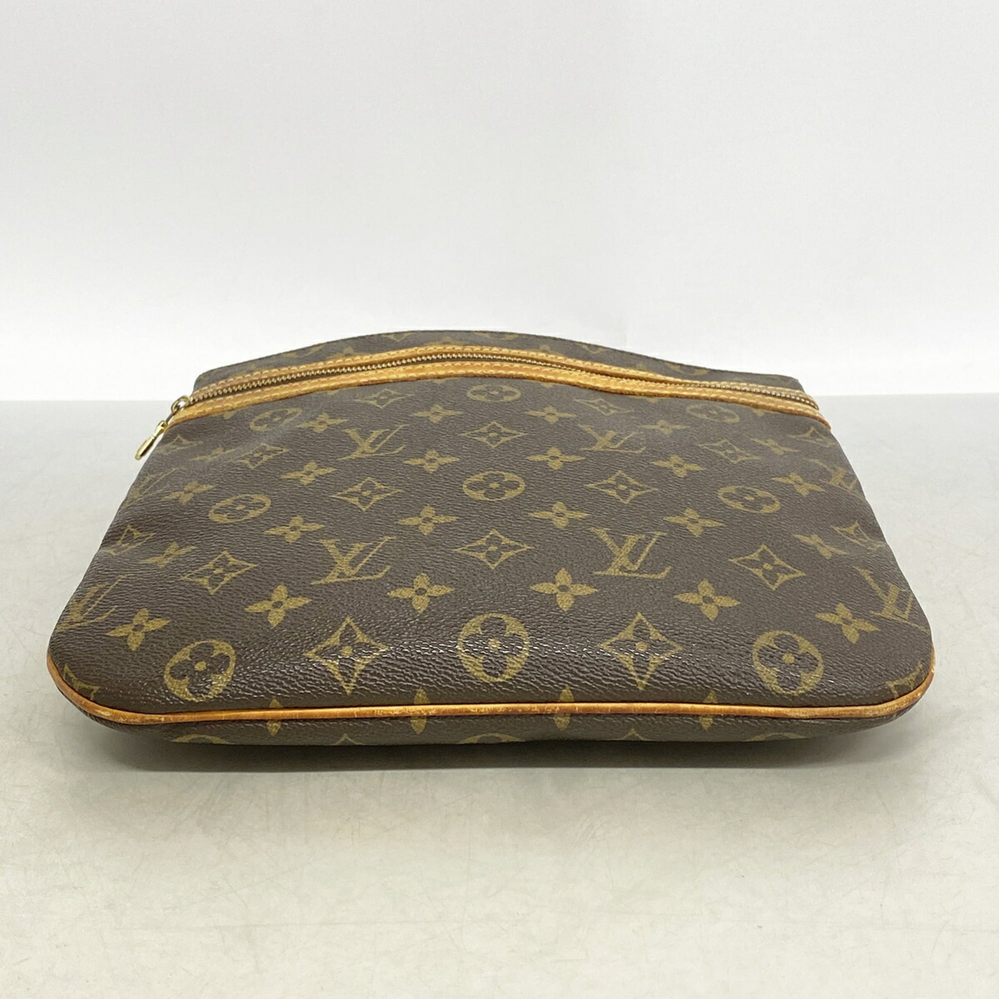 Louis Vuitton Brown Shoulder Bag (Pre-Owned)