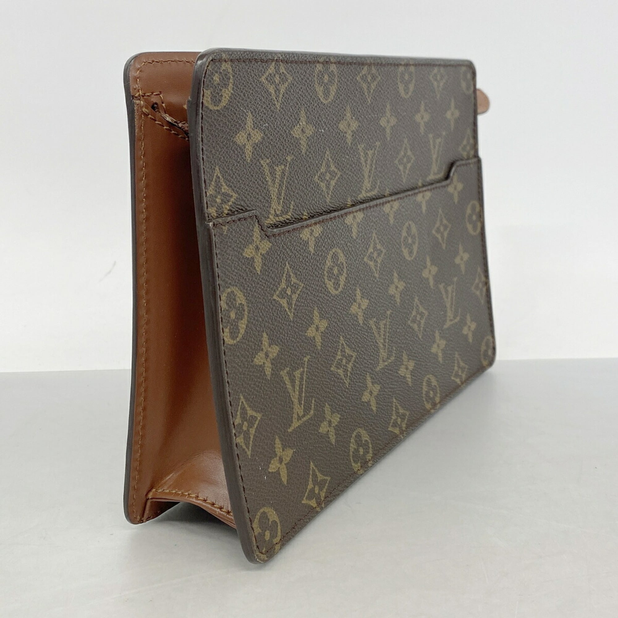 Louis Vuitton Brown Clutch Bag (Pre-Owned)