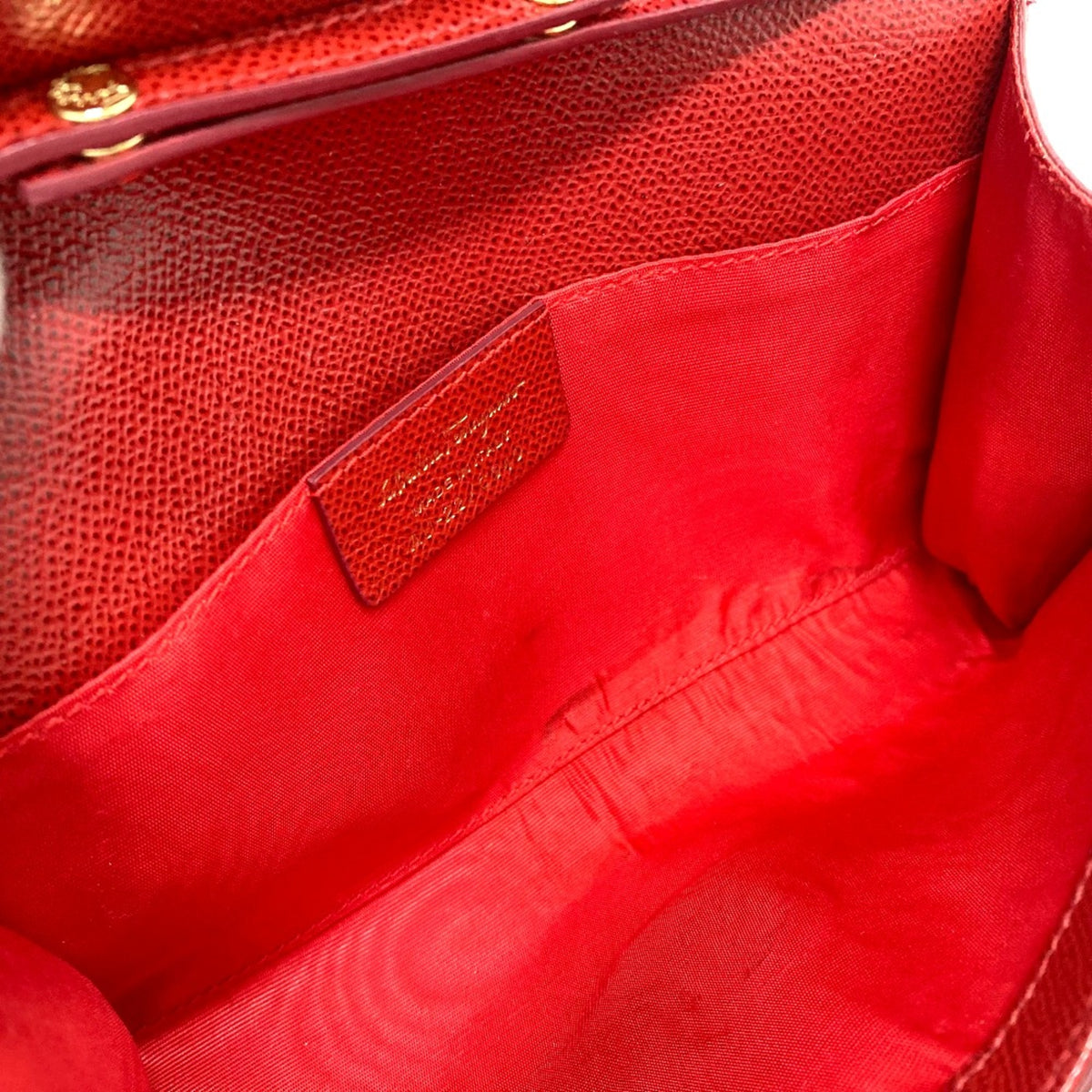 Salvatore Ferragamo Red Leather Shoulder Bag (Pre-Owned)