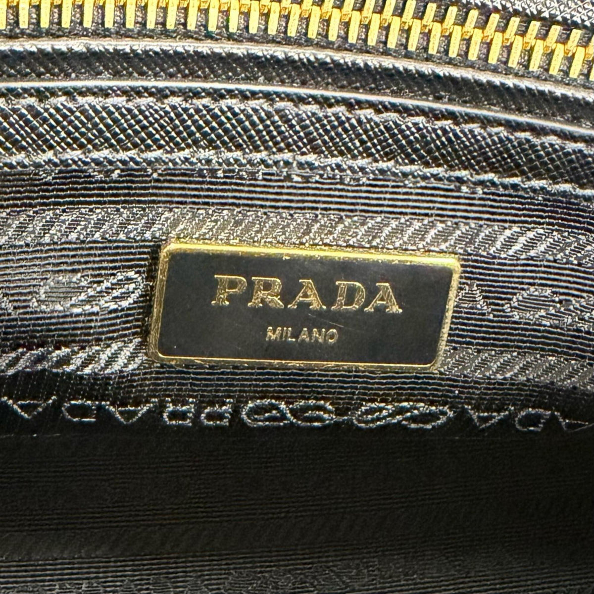 Prada Black Leather Handbag Shoulder Bag (Pre-Owned)