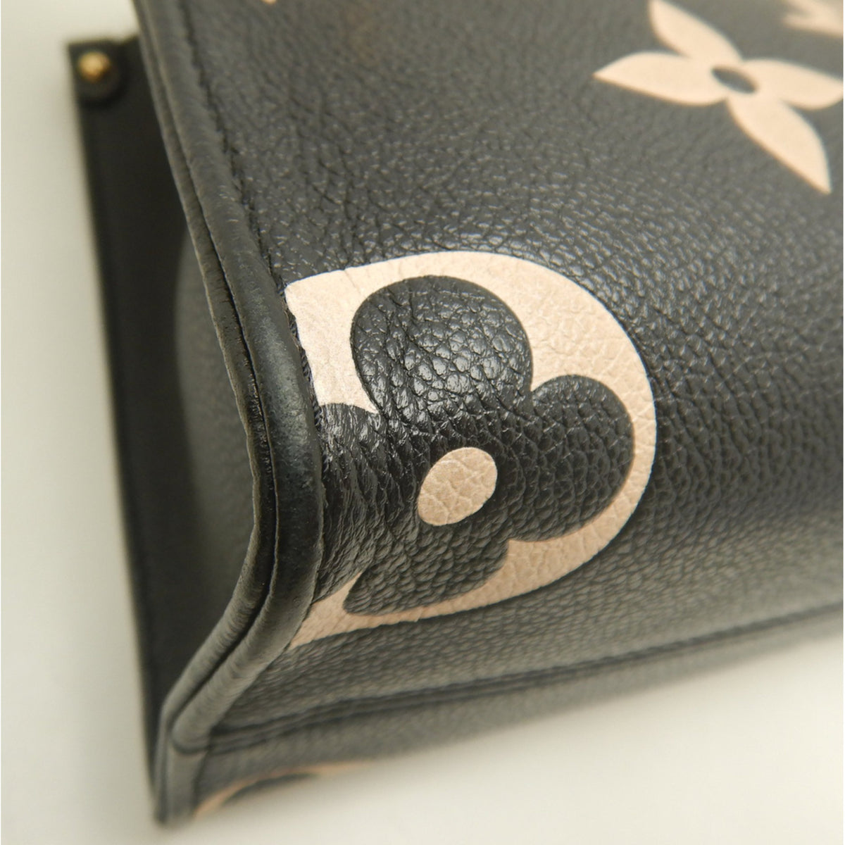 Louis Vuitton Noir Leather Tote Bag (Pre-Owned)