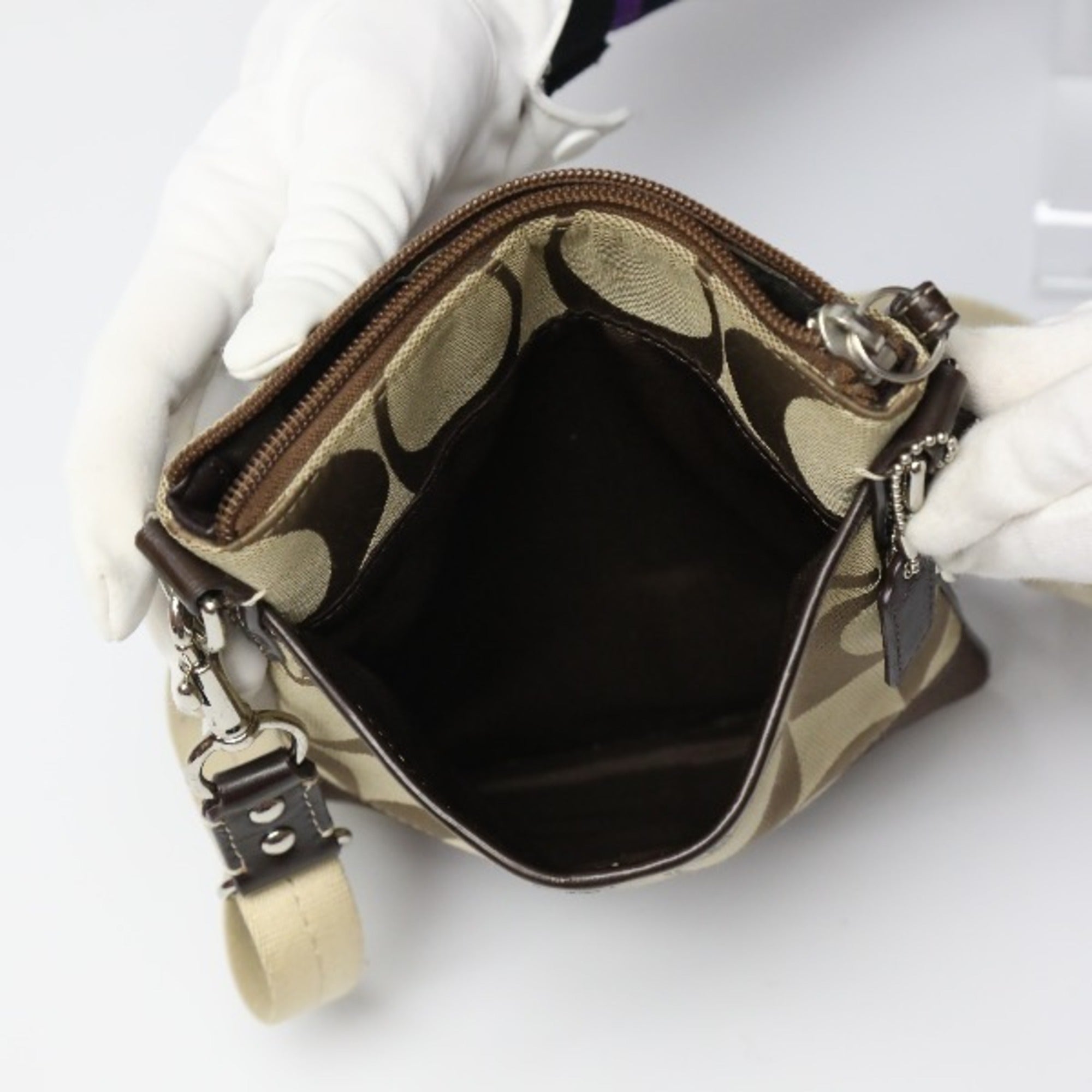 Coach Khaki Leather Shoulder Bag (Pre-Owned)