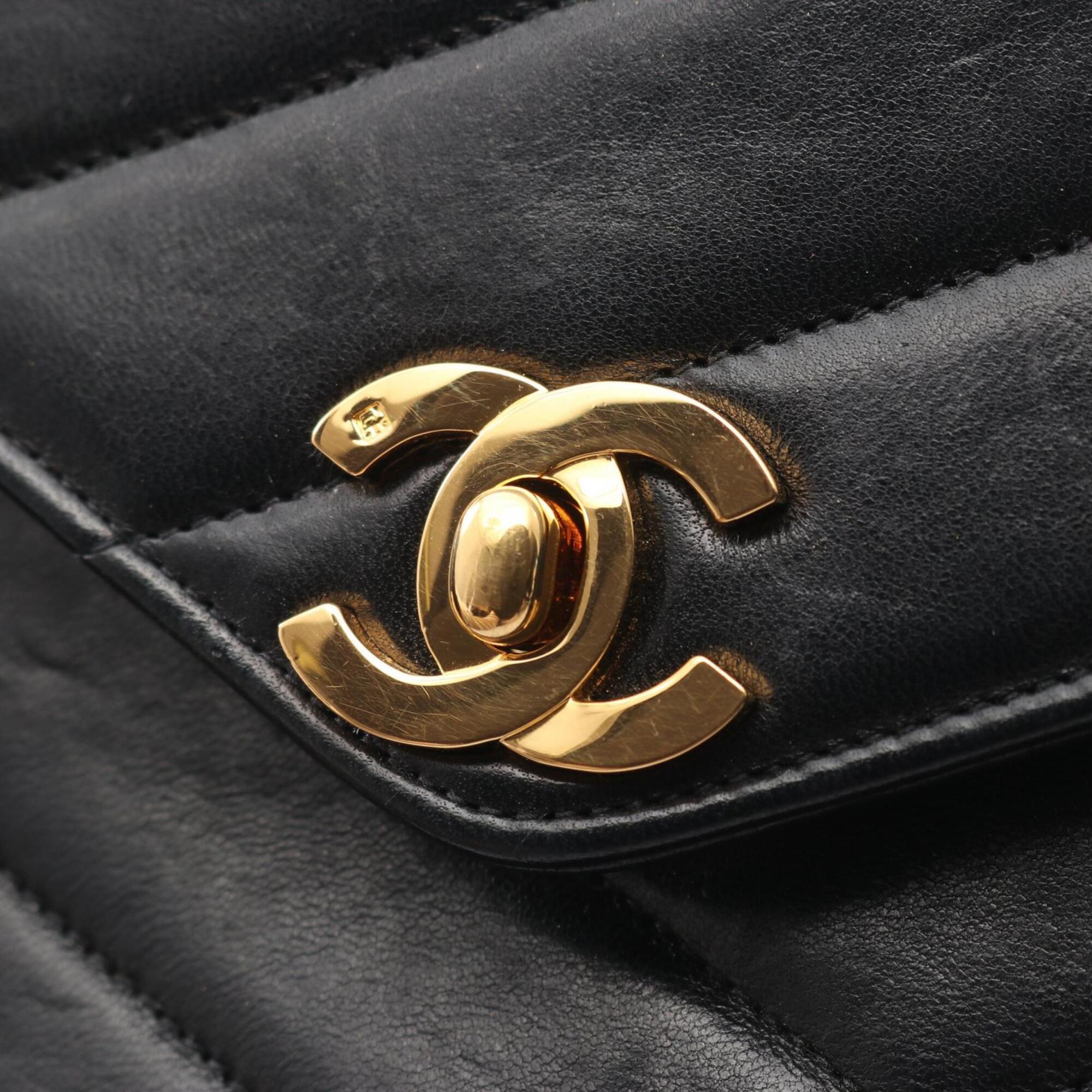 Chanel Black Leather Handbag Shoulder Bag (Pre-Owned)