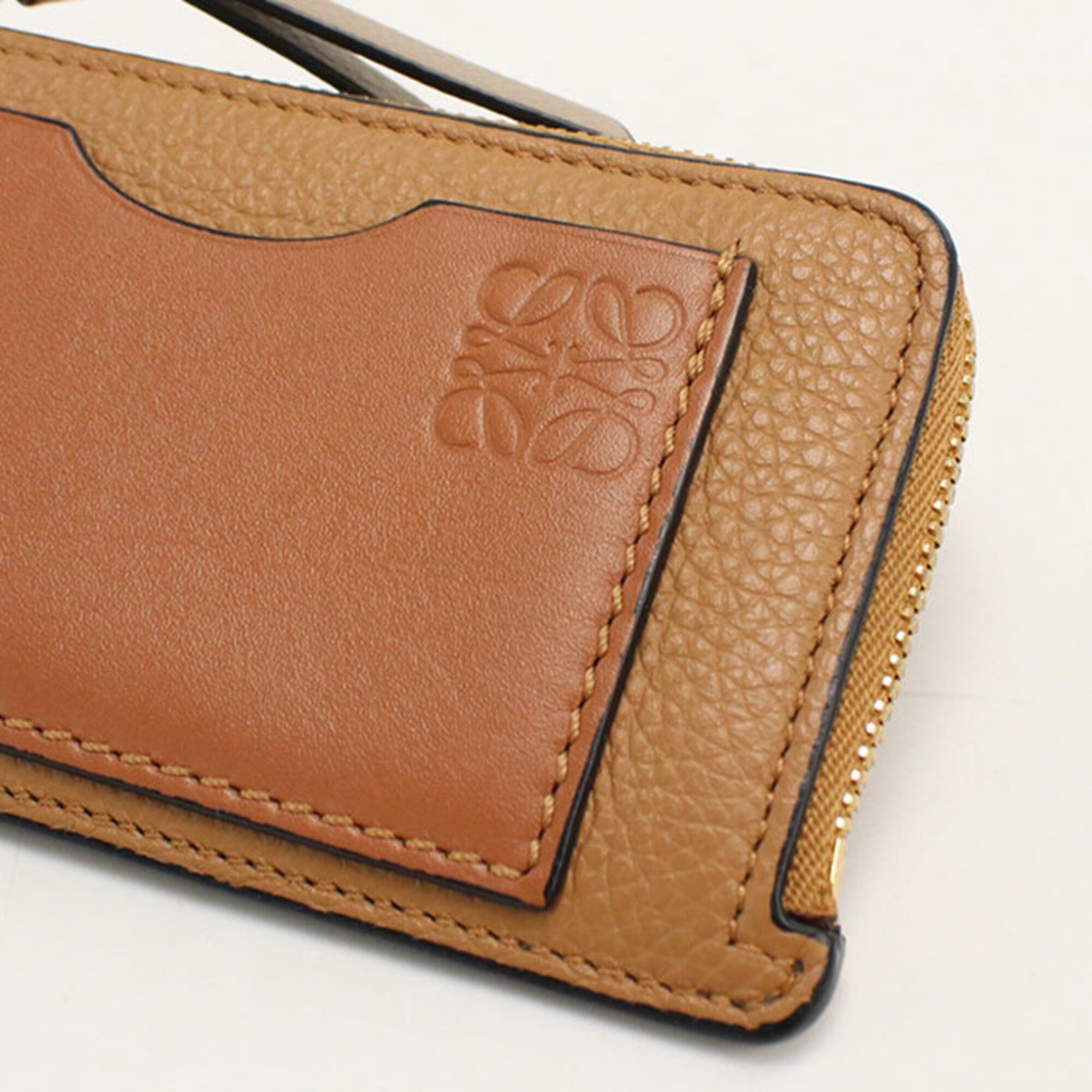 Loewe Brown Leather Coin Purse/Coin Case (Pre-Owned)