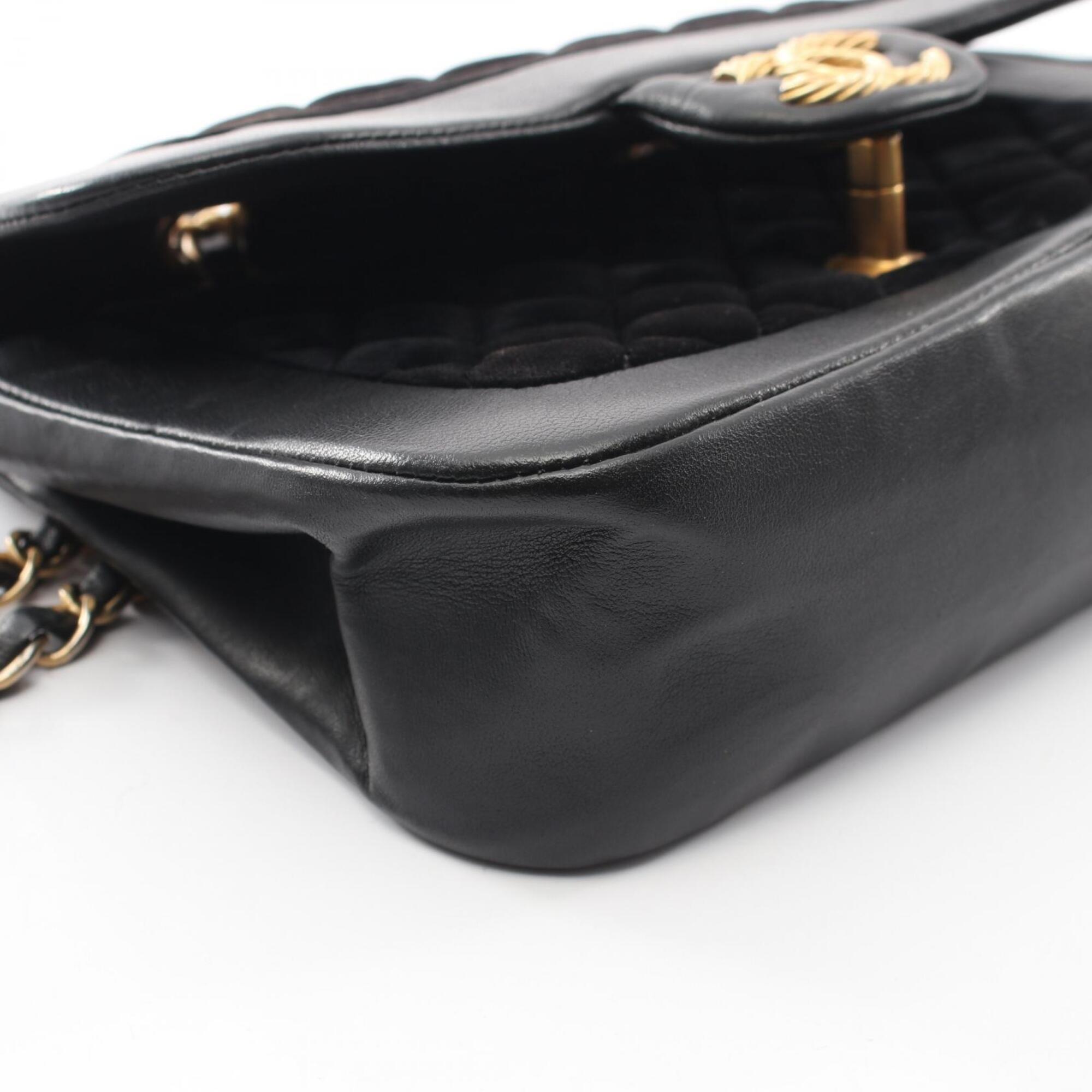 Chanel Black Leather Fabric Handbag Shoulder Bag (Pre-Owned)