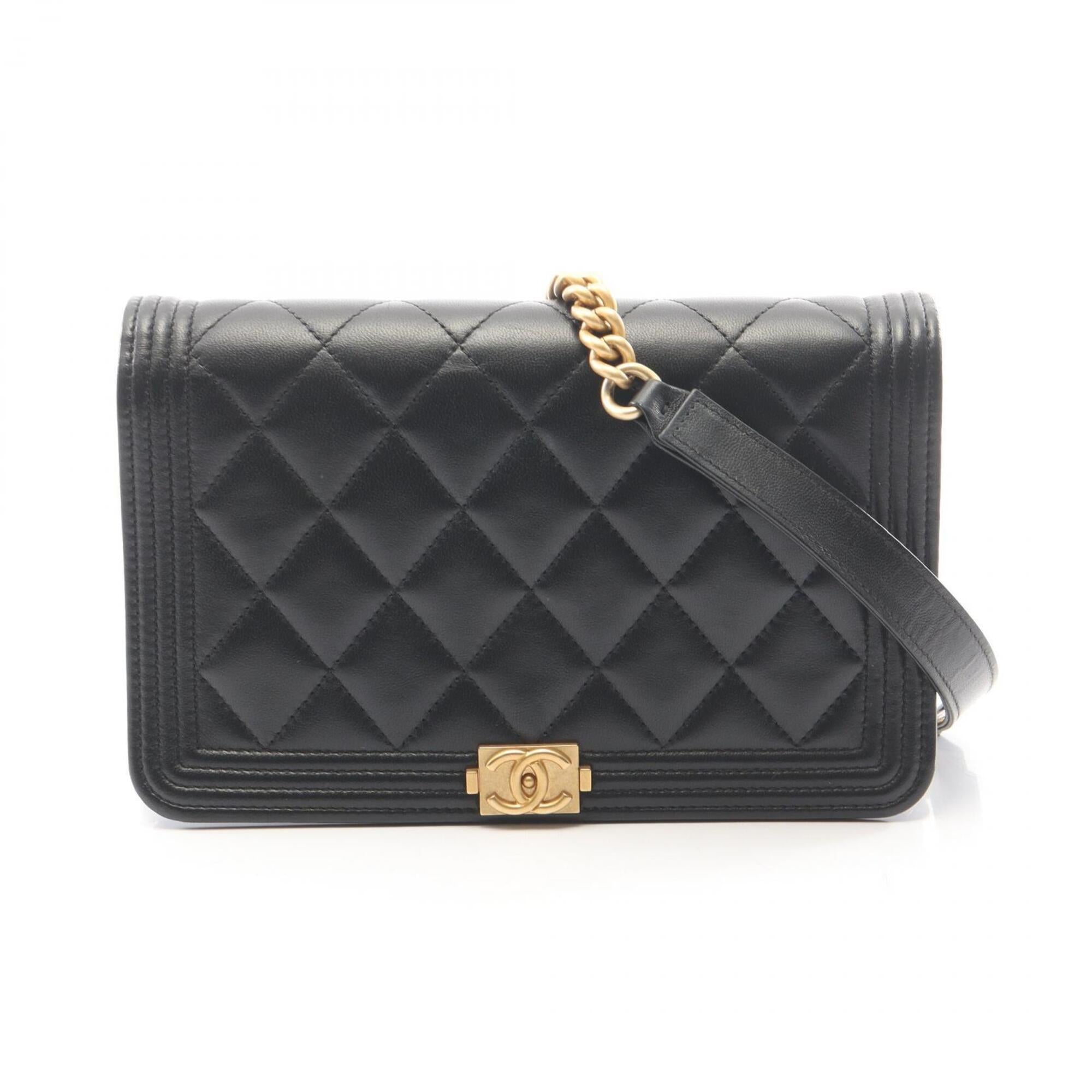 Chanel Black Leather Handbag Shoulder Bag (Pre-Owned)