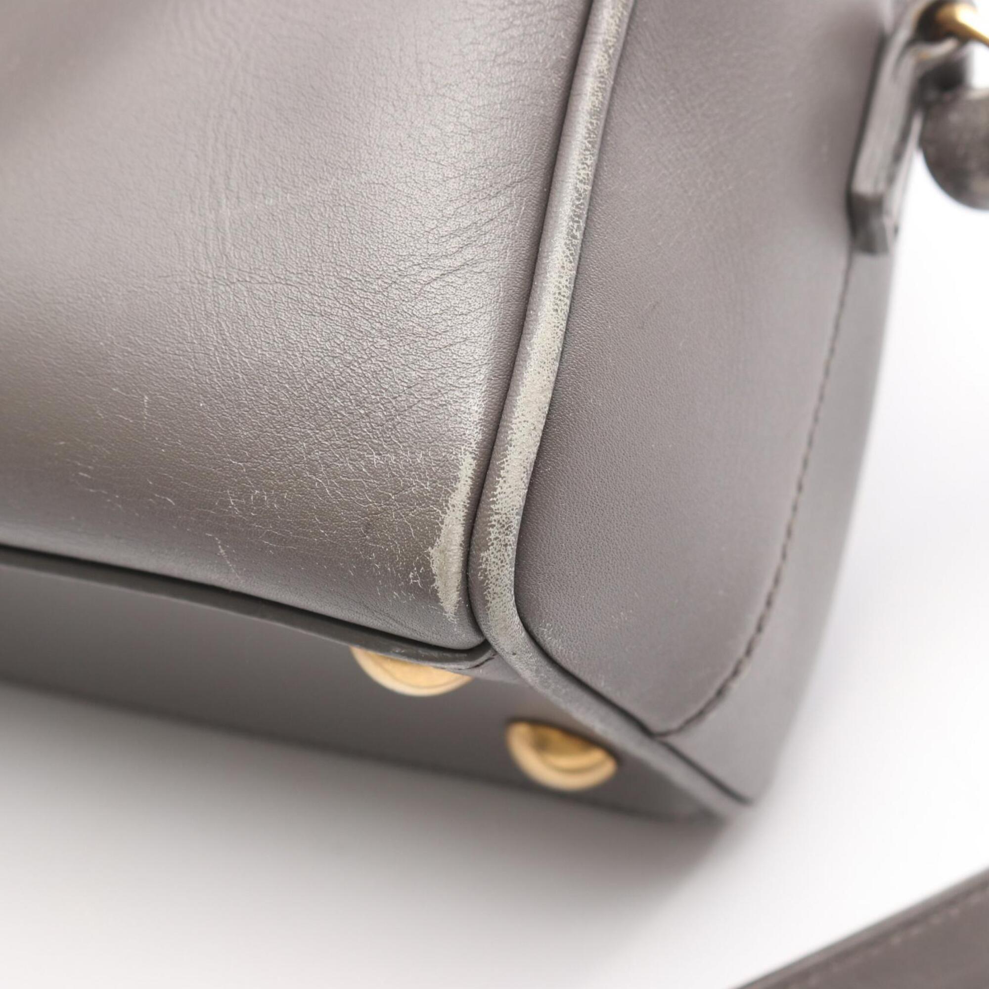 Yves Saint Laurent Gray Leather Handbag (Pre-Owned)