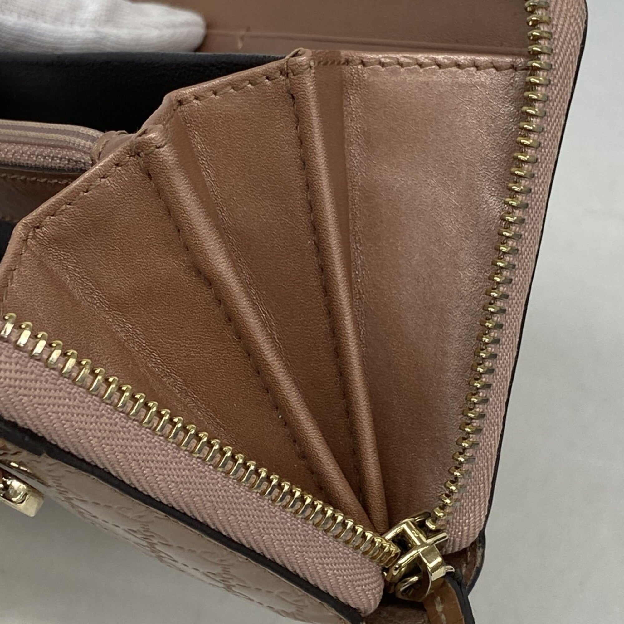 Gucci Pink Long Wallet (Bi-Fold) (Pre-Owned)
